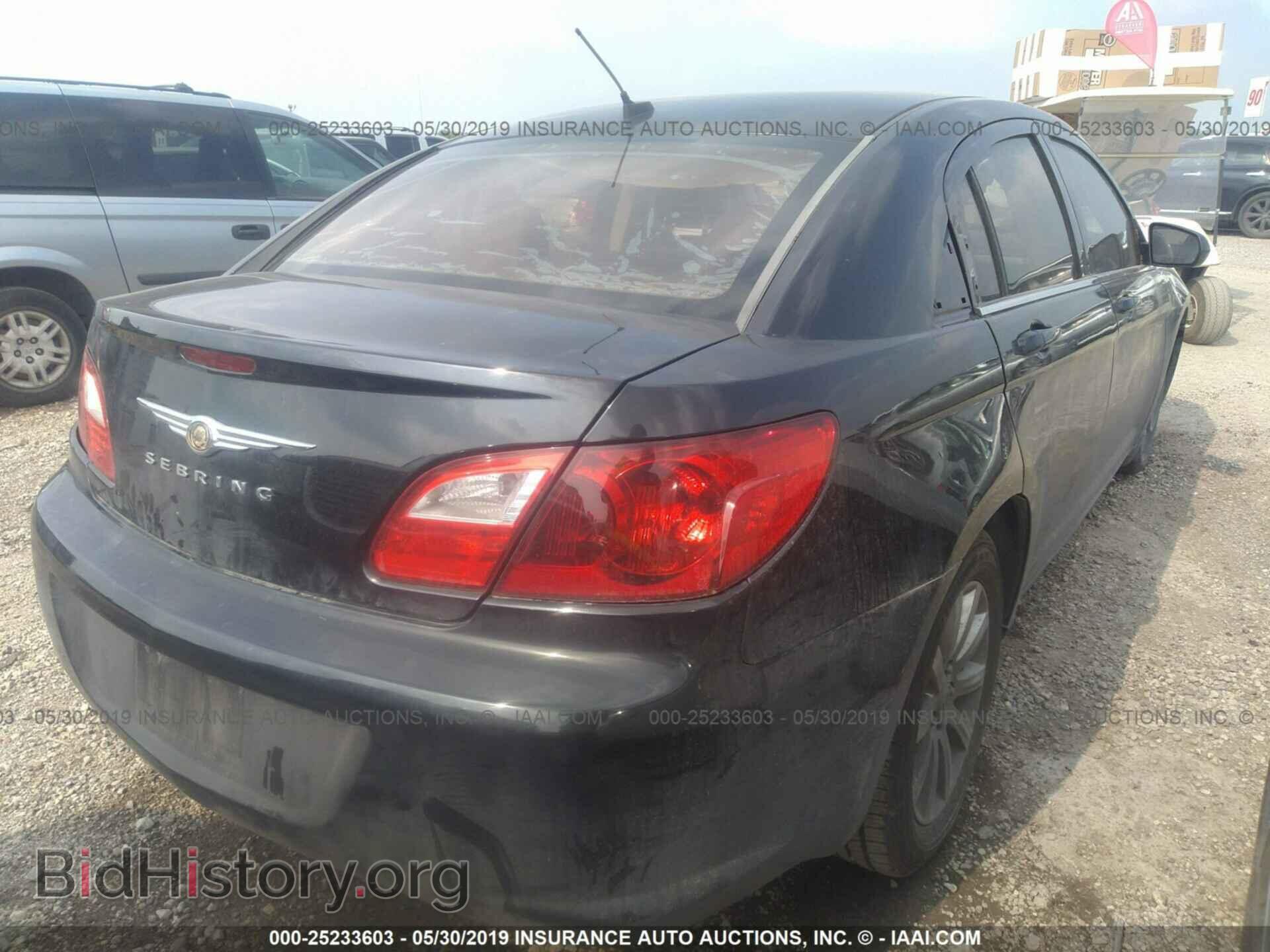 2010 CHRYSLER SEBRING - VIN: 1C3CC5FB9AN212849 - Фото 4