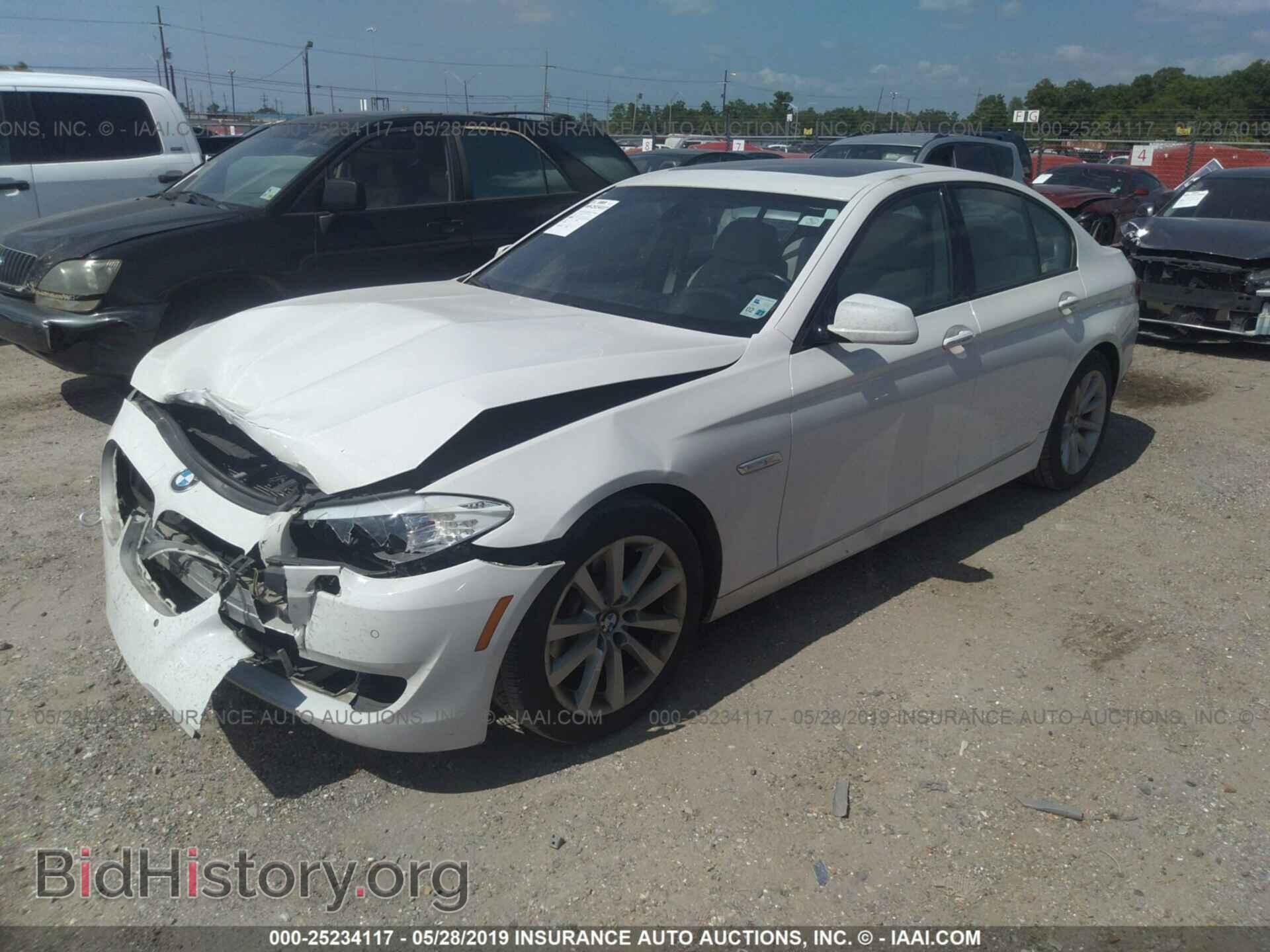 2012 BMW 528 - VIN: WBAXG5C57CDX03202 - Фото 2