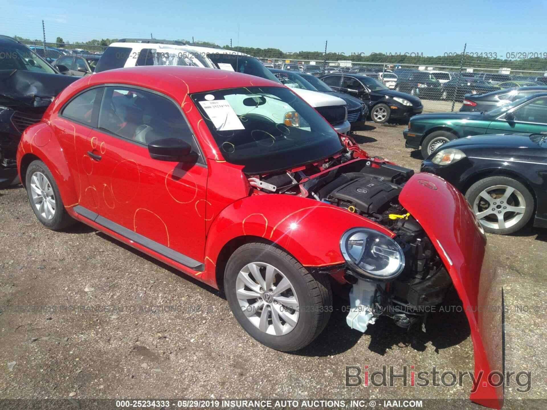 Photo 3VWF17AT4FM643009 - VOLKSWAGEN BEETLE 2015