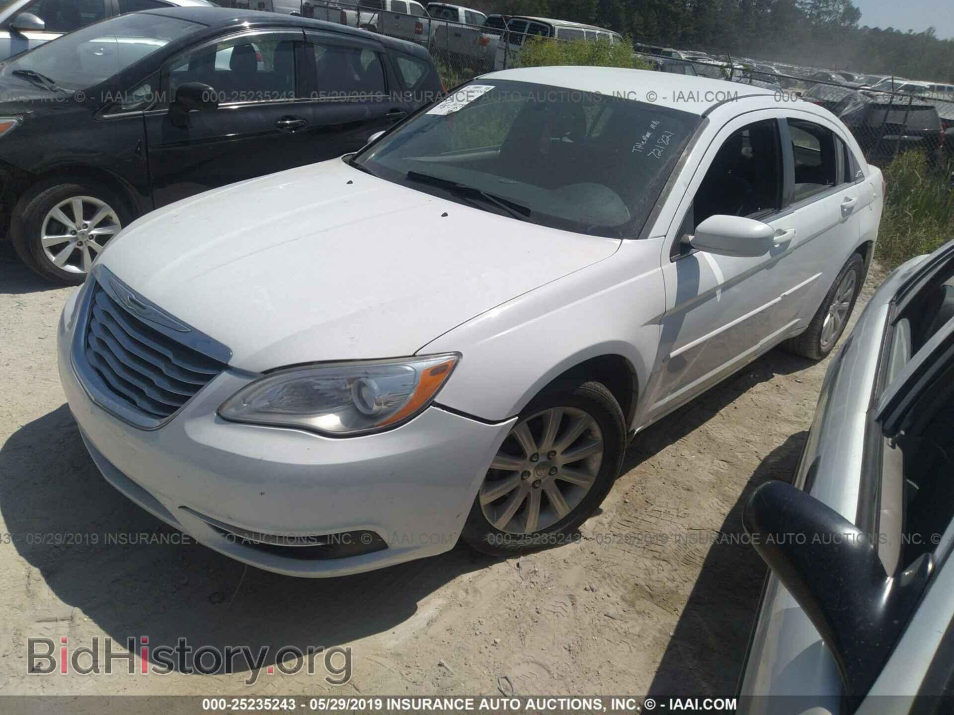 2013 CHRYSLER 200 - VIN: 1C3CCBBB0DN721821 - Photo 2