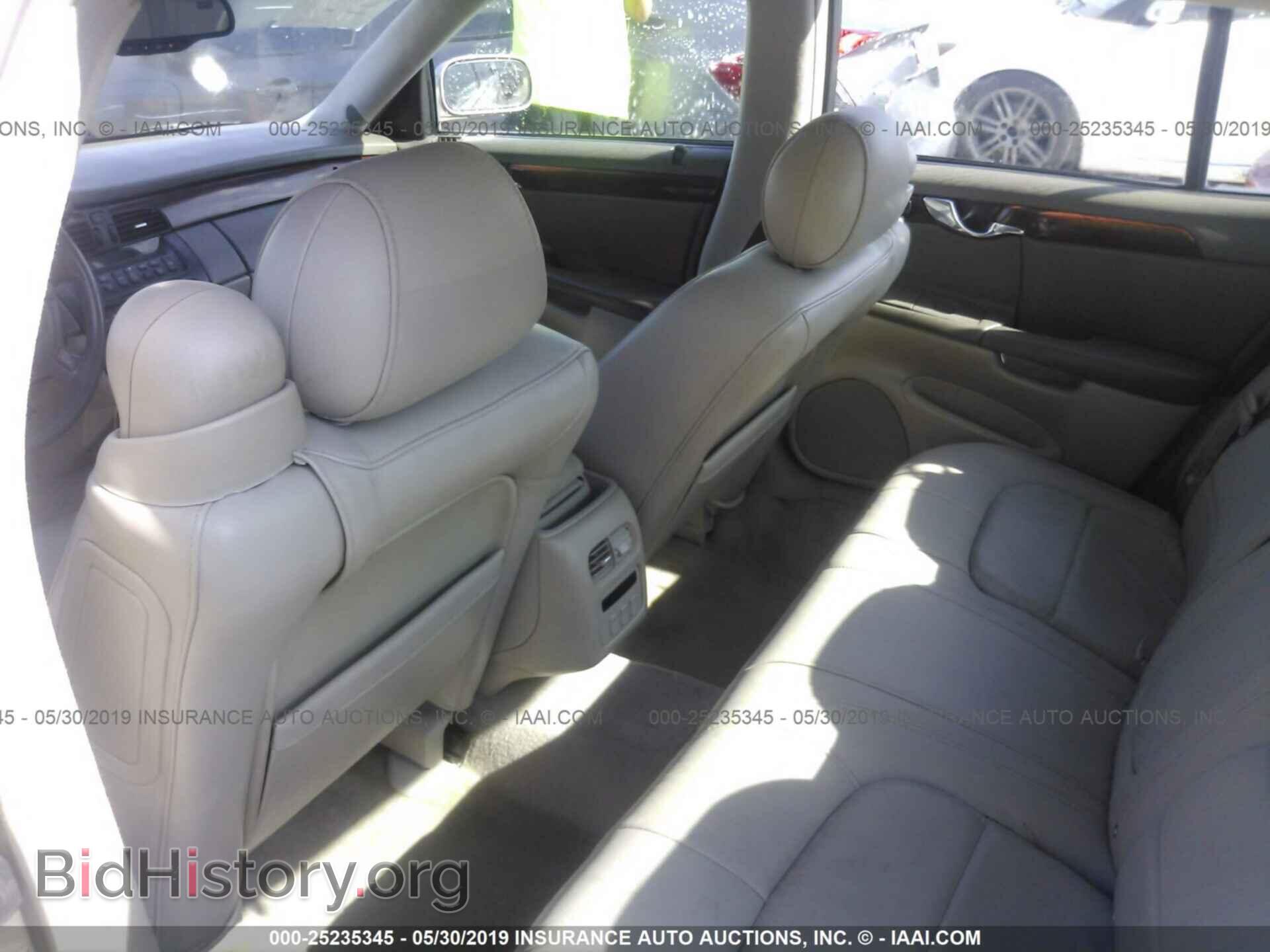 2004 CADILLAC DEVILLE - VIN: 1G6KD54Y24U211597 - Photo 8