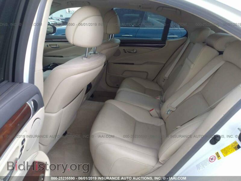 2014 Lexus LS (VIN JTHBL1EF0E5126810) — фото 8 из 10