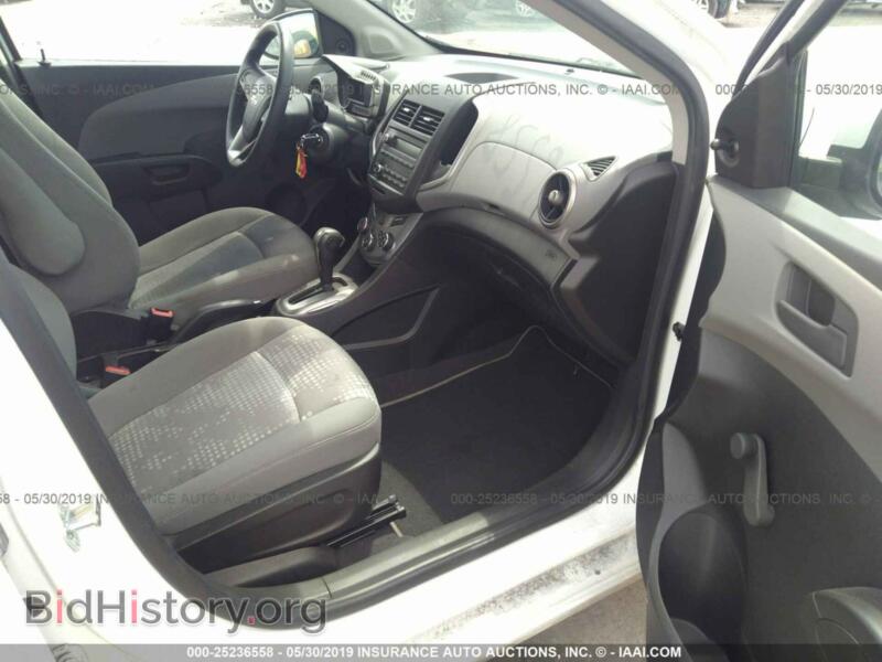 2016 Chevrolet SONIC (VIN 1G1JA6SH7G4161819) — фото 5 из 10