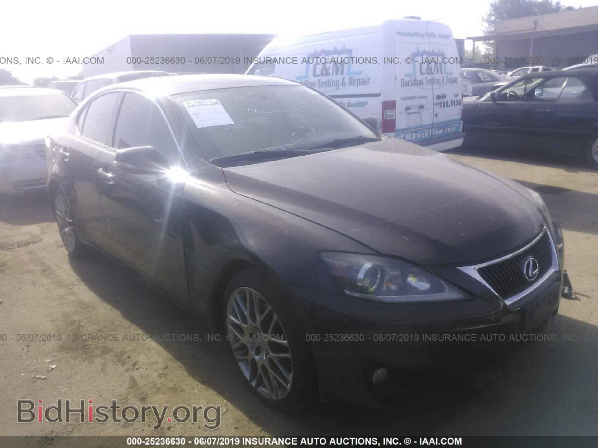Photo JTHCF5C22C5053388 - LEXUS IS 2012