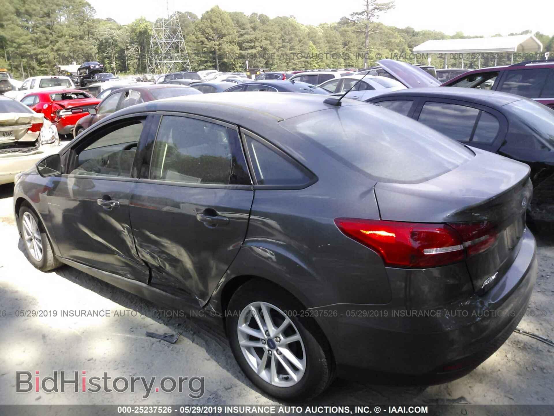 2017 FORD FOCUS - VIN: 1FADP3F2XHL221628 - Фото 3