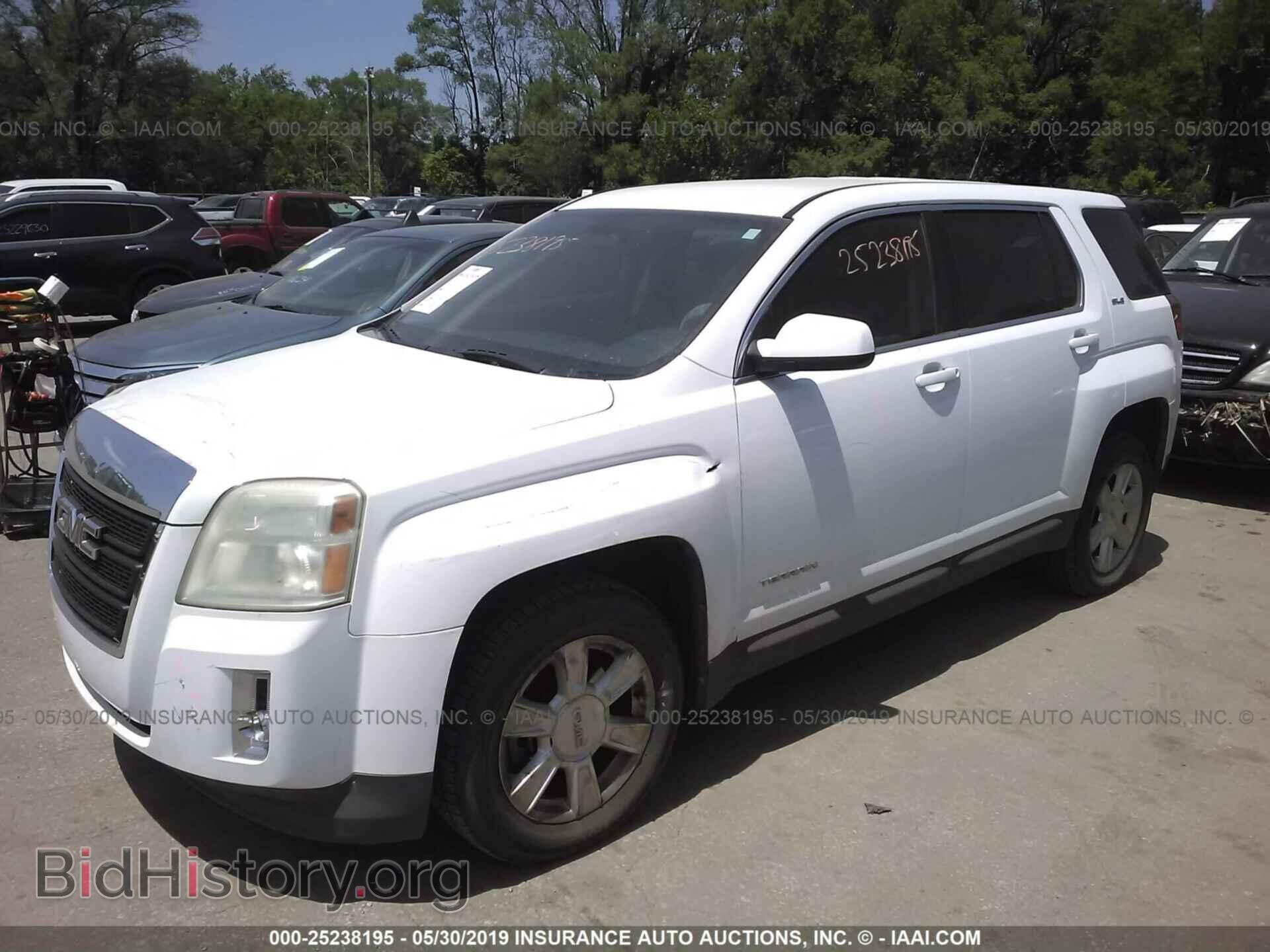2010 GMC TERRAIN - VIN: 2CTALBEW2A6270171 - Photo 2