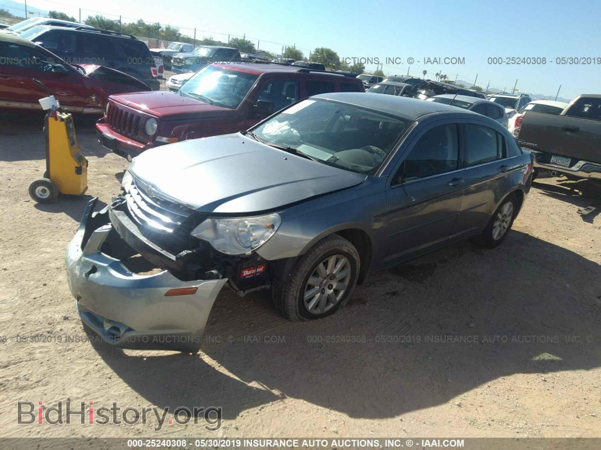 2010 CHRYSLER SEBRING - VIN: 1C3CC4FD3AN232025 - Фото 2
