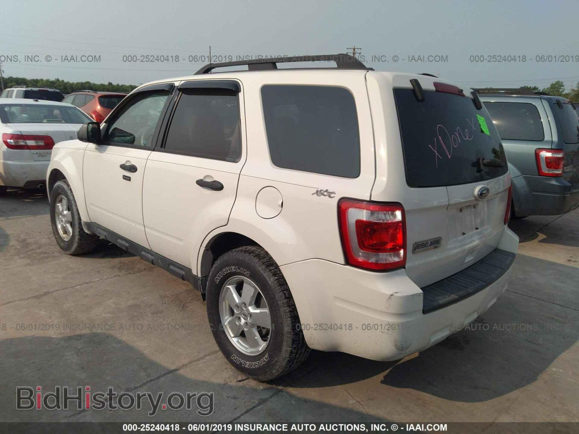 2011 FORD ESCAPE - VIN: 1FMCU0D79BKA54487 - Фото 3