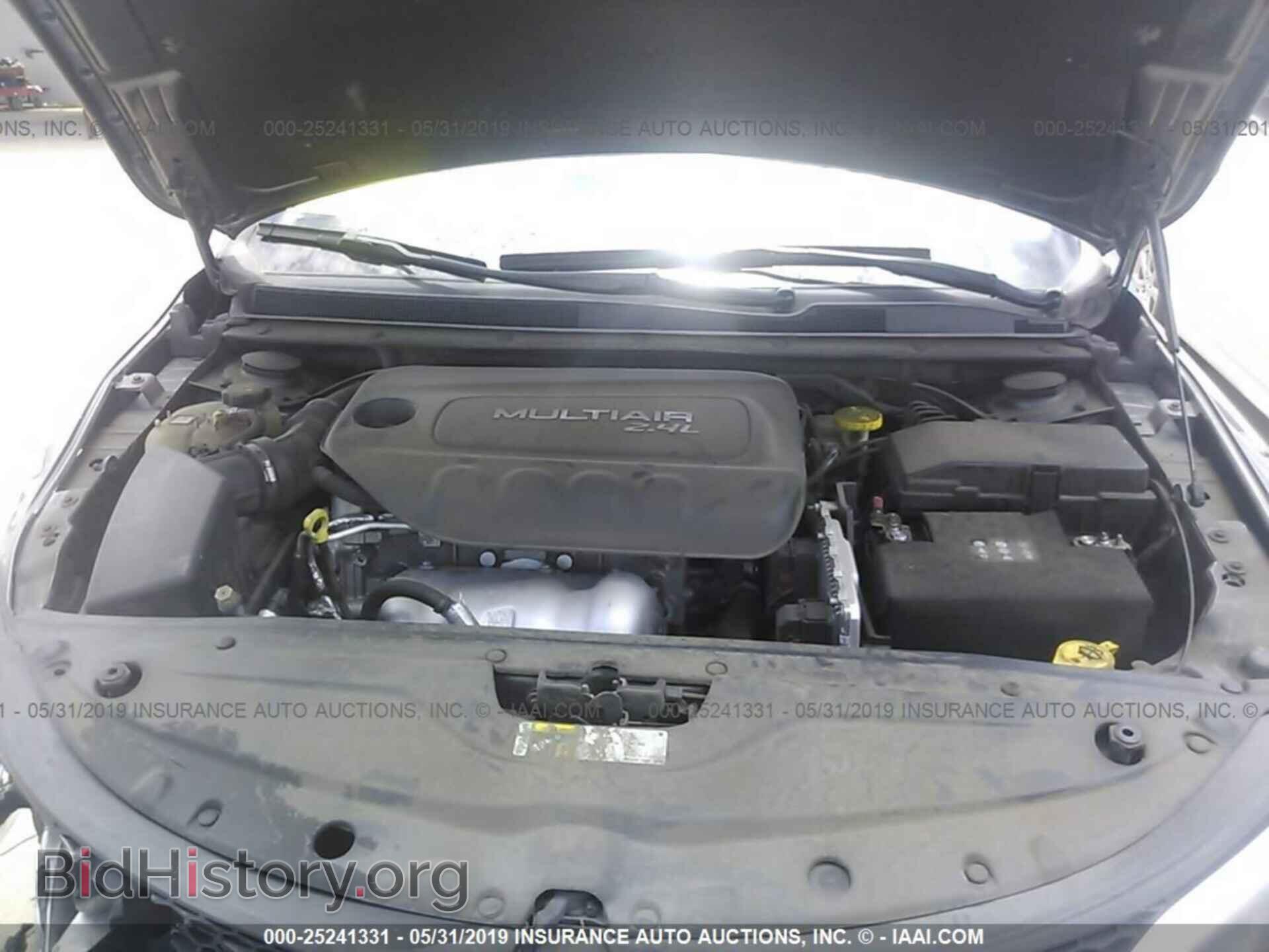 2016 CHRYSLER 200 - VIN: 1C3CCCAB1GN140906 - Фото 10