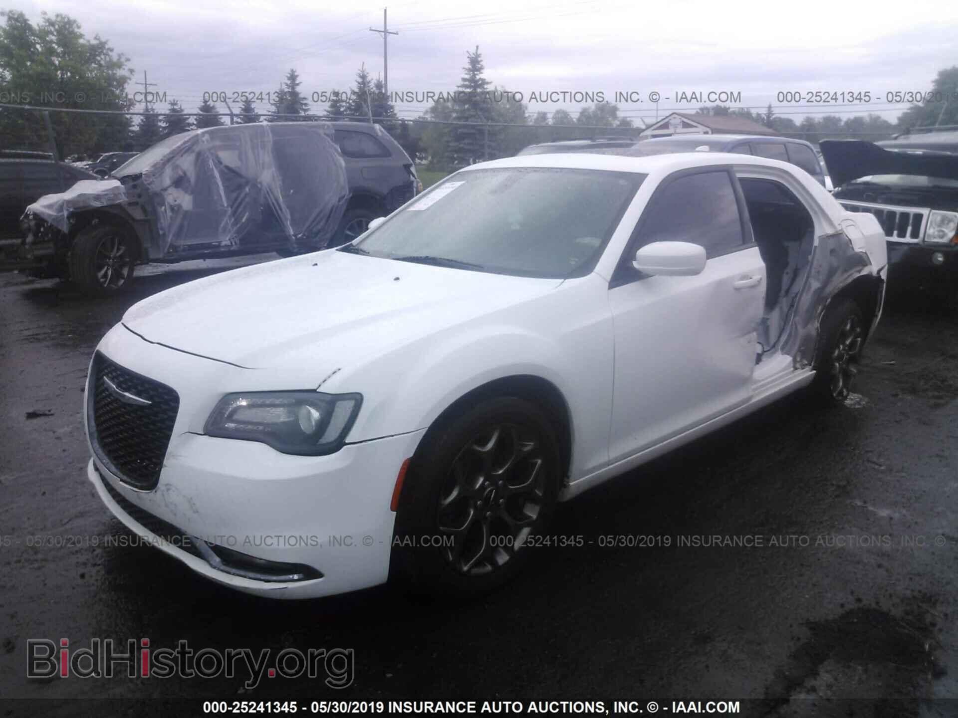 2016 CHRYSLER 300 - VIN: 2C3CCAGG2GH182940 - Photo 2