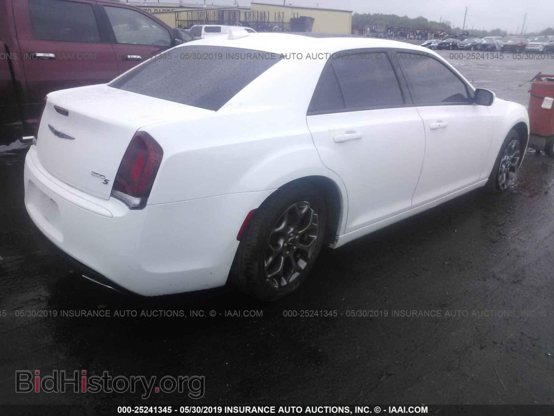 2016 CHRYSLER 300 - VIN: 2C3CCAGG2GH182940 - Photo 4