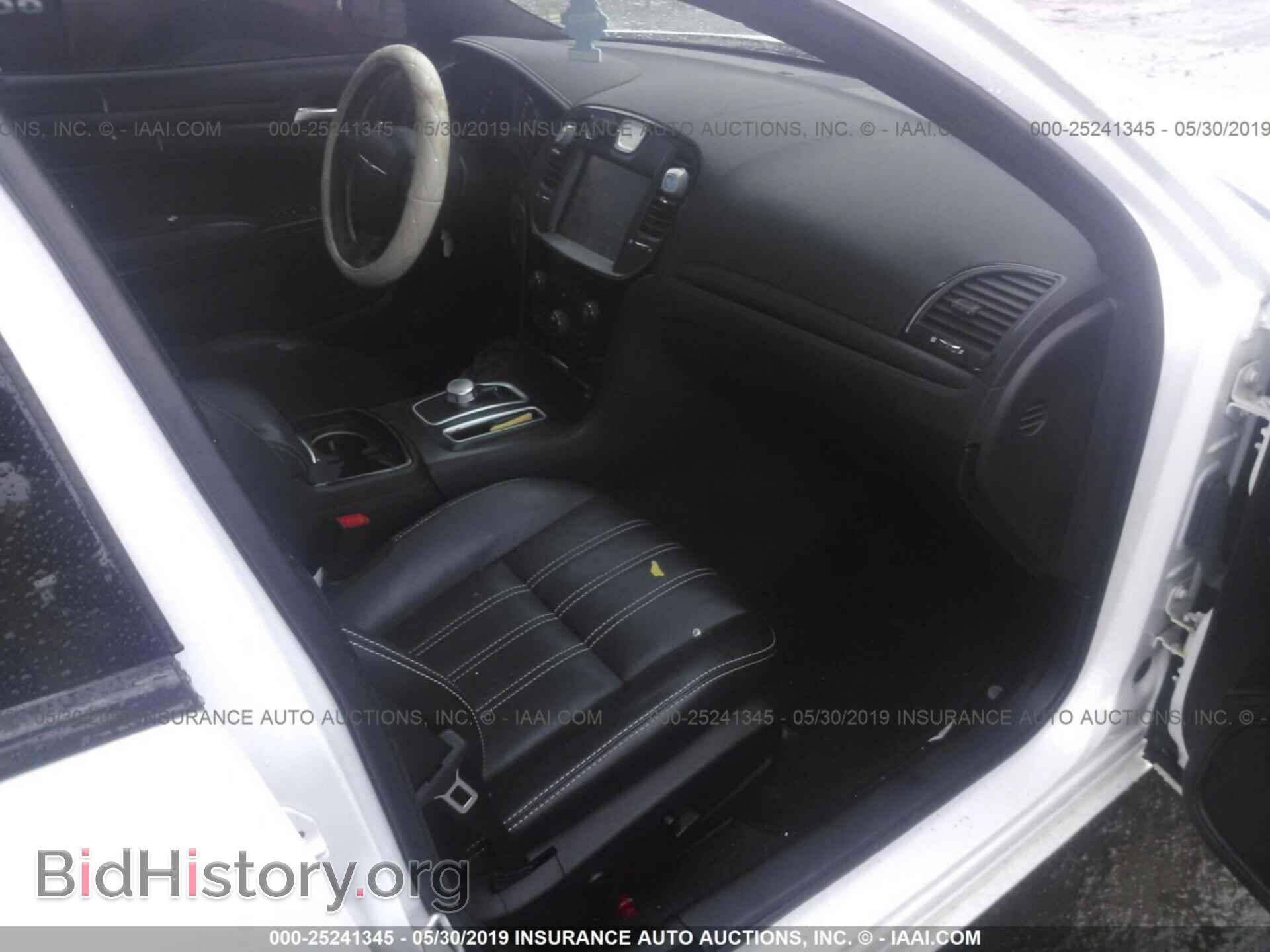 2016 CHRYSLER 300 - VIN: 2C3CCAGG2GH182940 - Photo 5