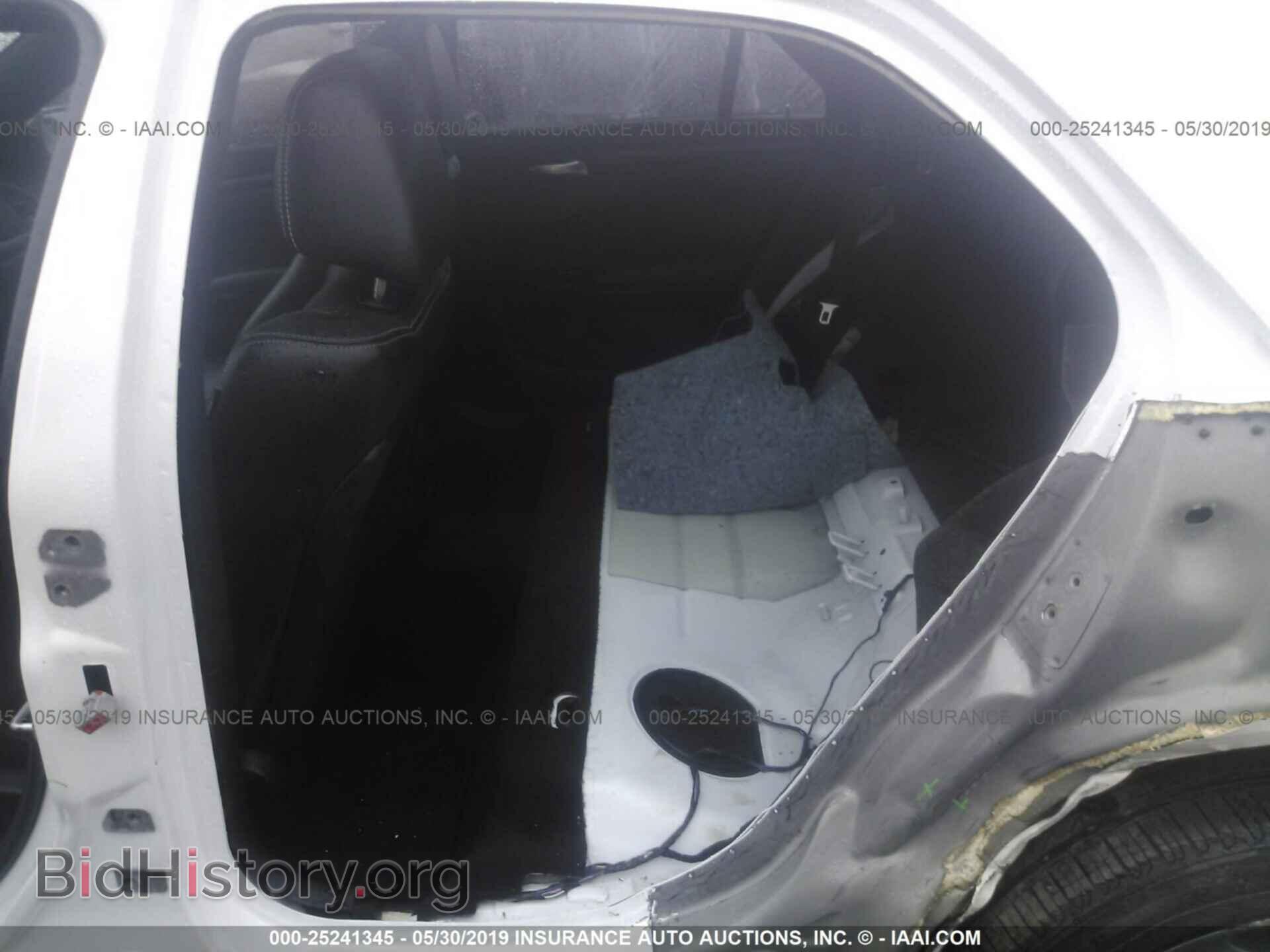 2016 CHRYSLER 300 - VIN: 2C3CCAGG2GH182940 - Photo 8