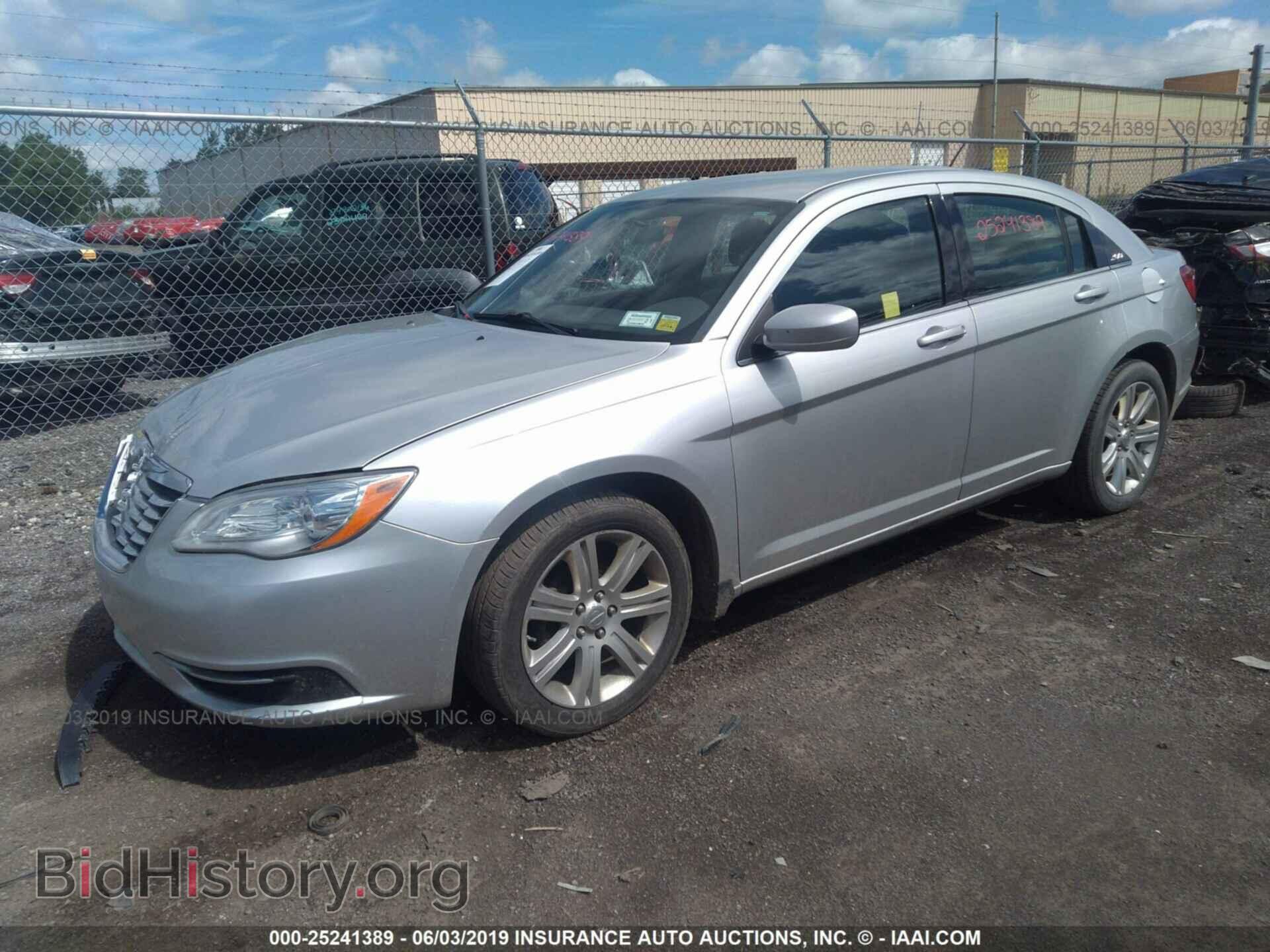 2012 CHRYSLER 200 - VIN: 1C3CCBBB5CN125263 - Фото 2