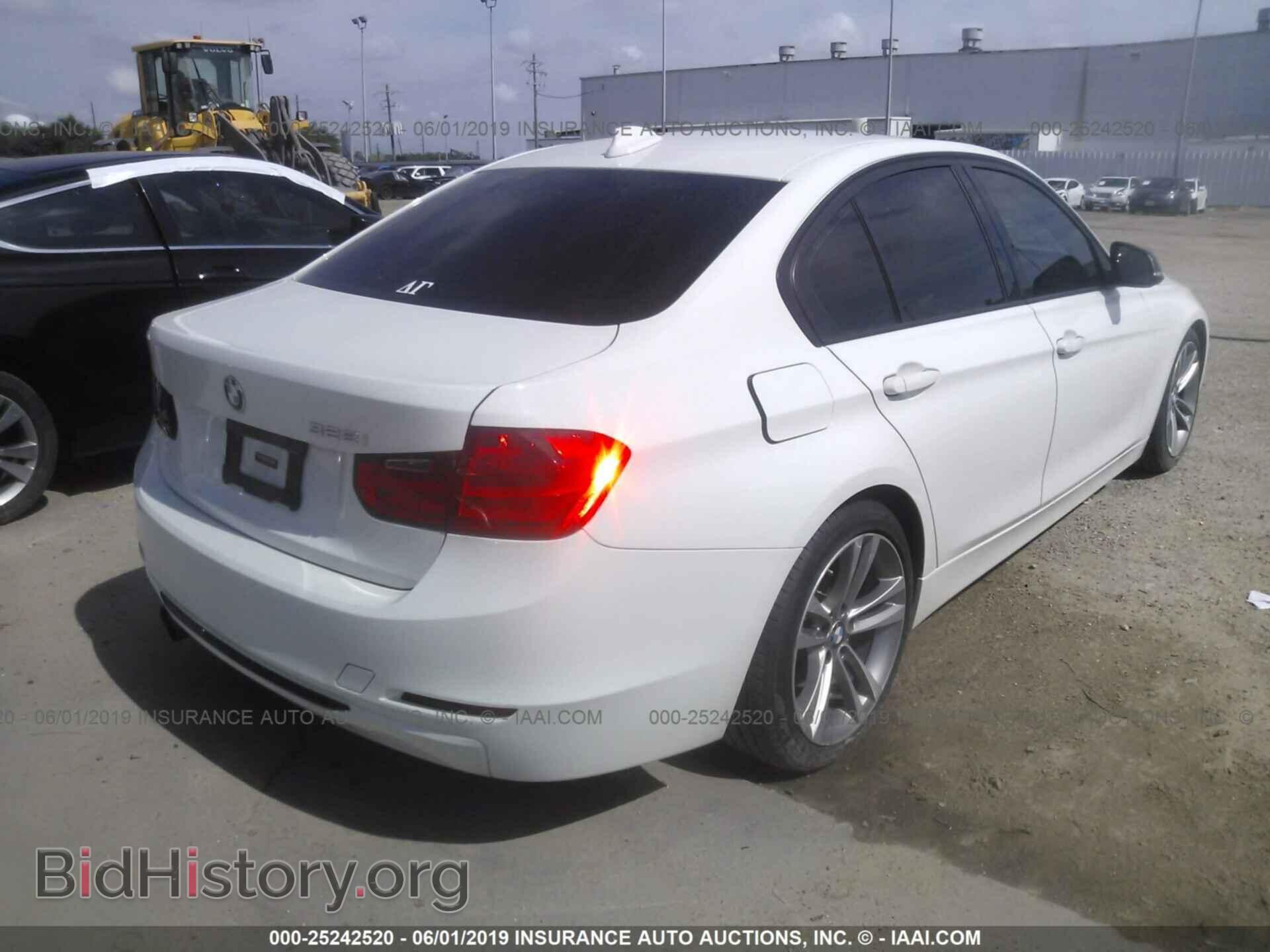 2013 BMW 328 - VIN: WBA3A5C57DF355388 - Фото 4