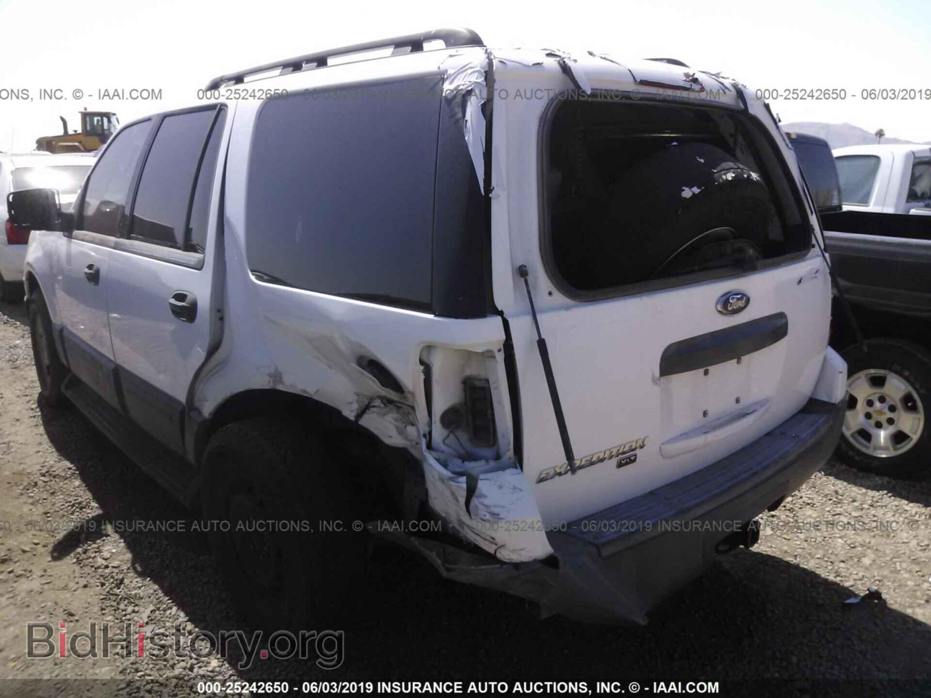 2006 FORD EXPEDITION - VIN: 1FMPU16576LA68942 - Фото 3