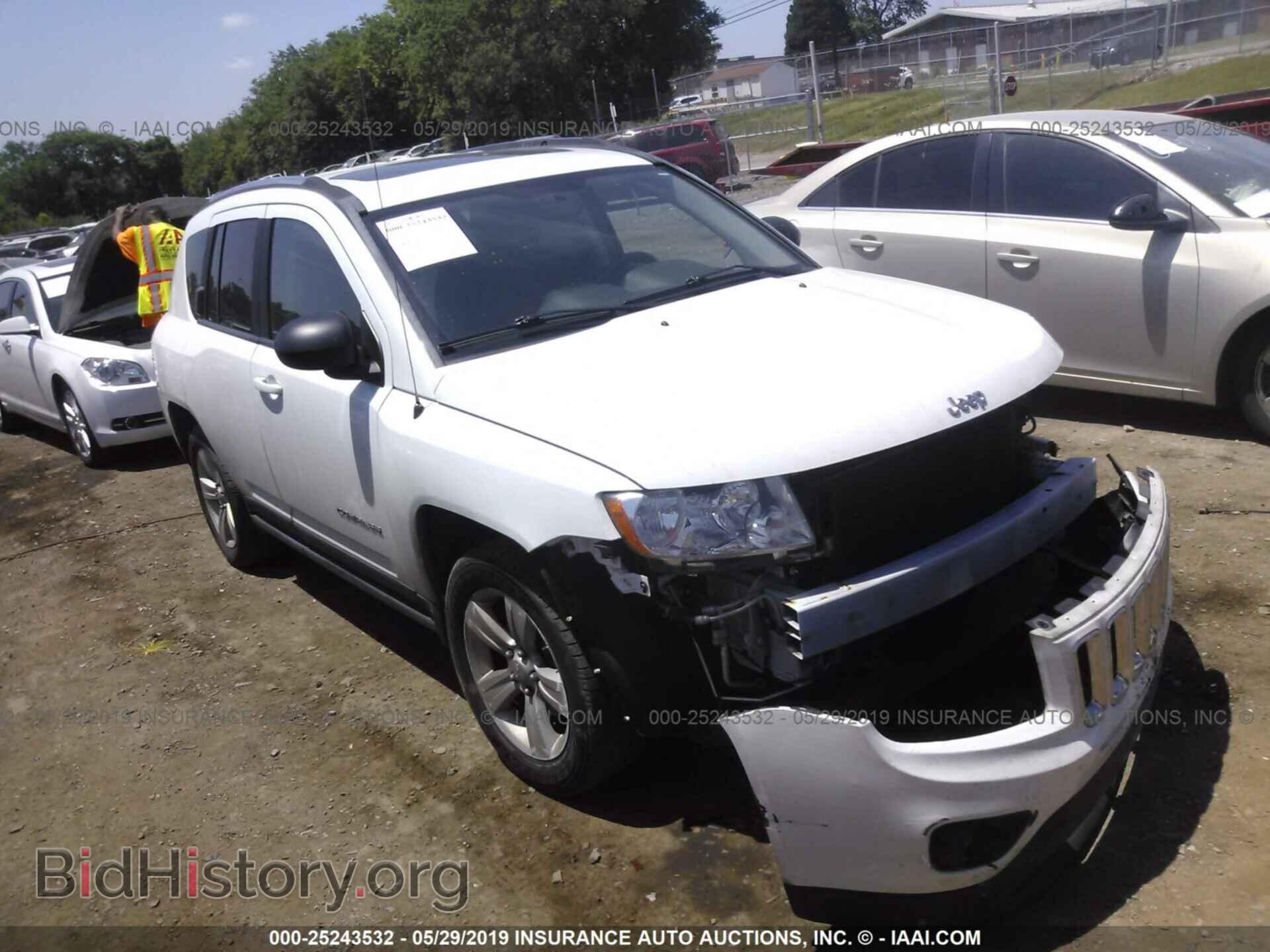 Photo 1J4NT1FA2BD139023 - JEEP COMPASS 2011