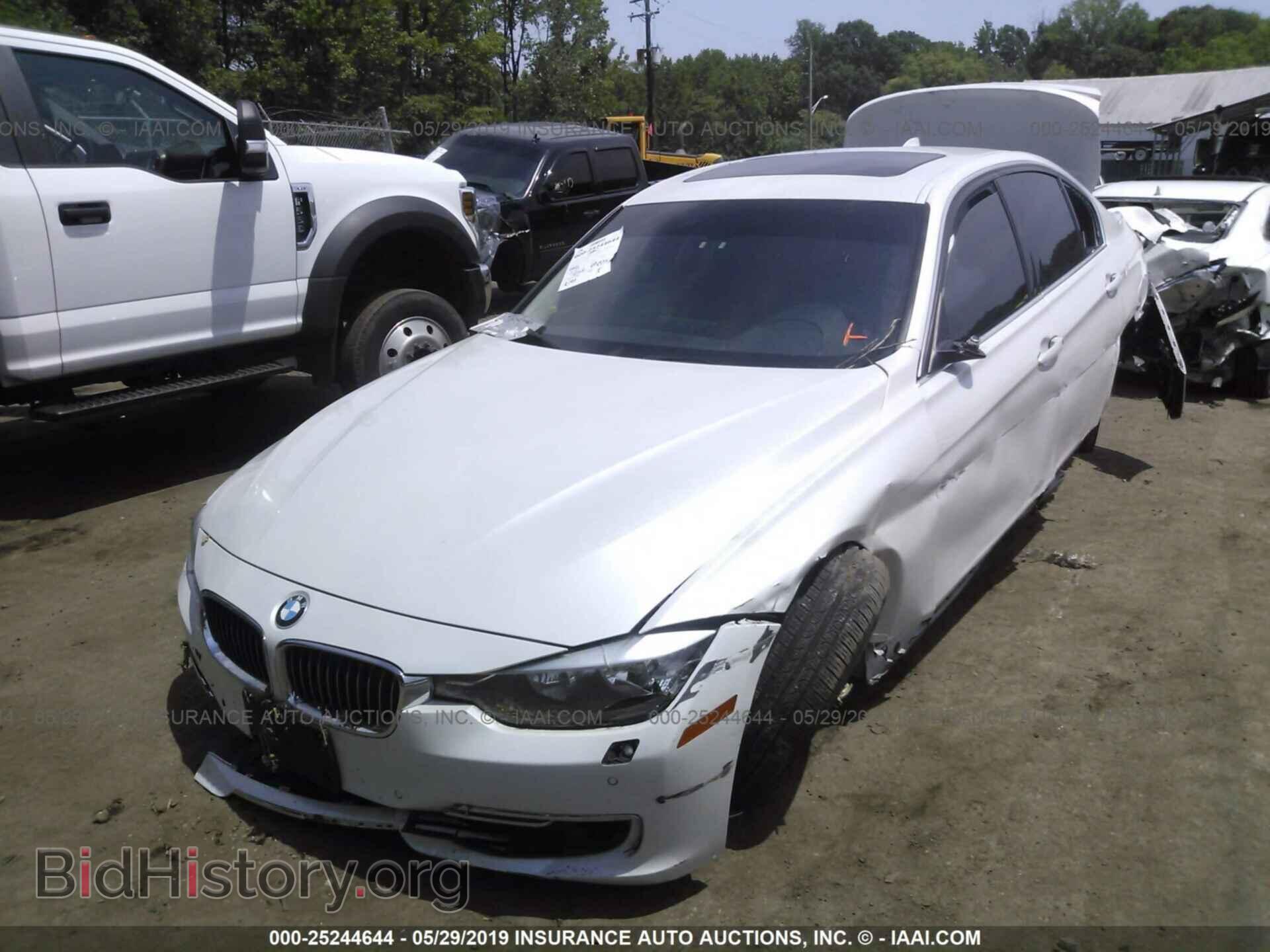2014 BMW 328 - VIN: WBA3A5C57EF605245 - Фото 2