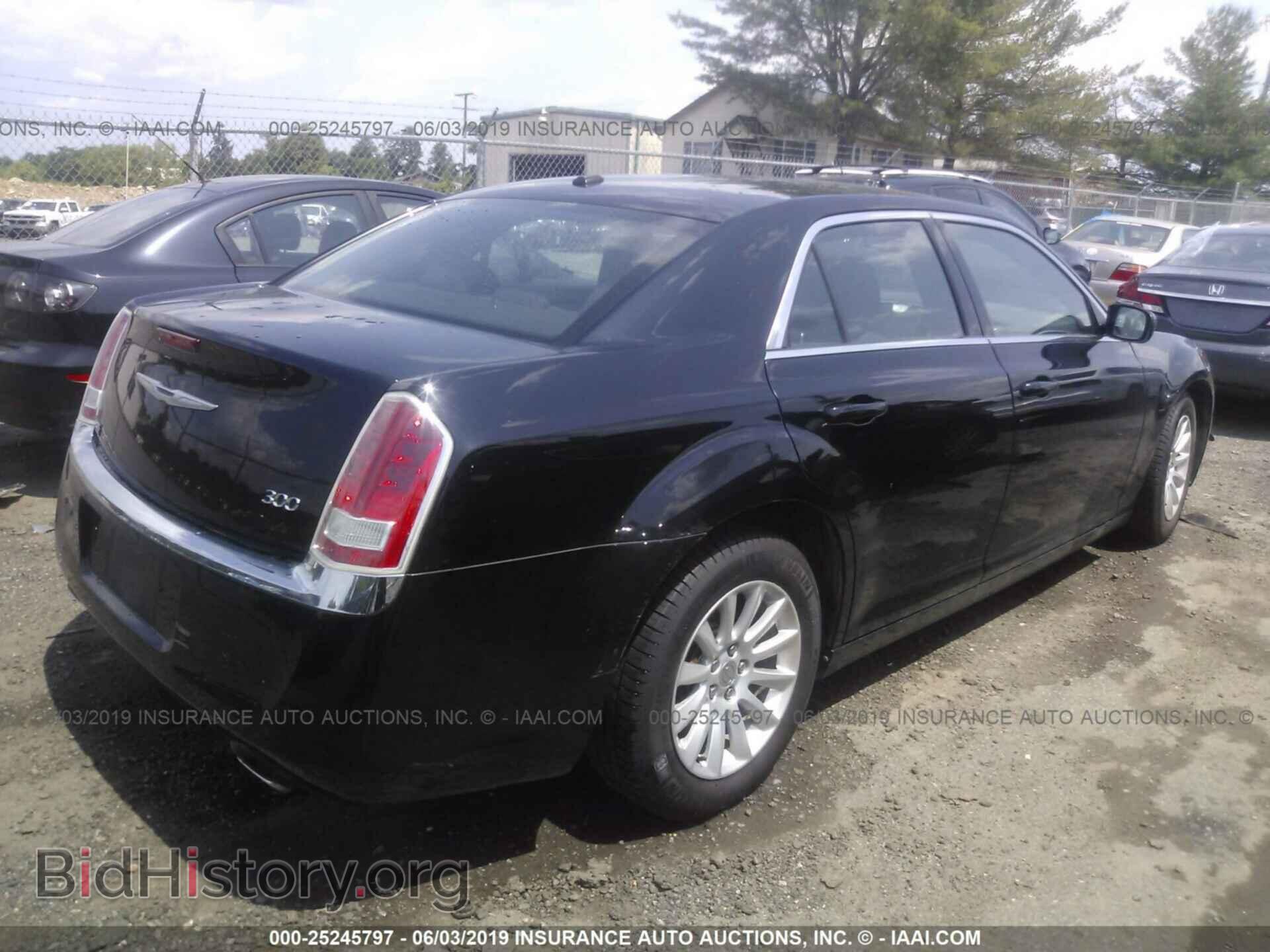 2012 CHRYSLER 300 - VIN: 2C3CCAAG1CH277749 - Фото 4