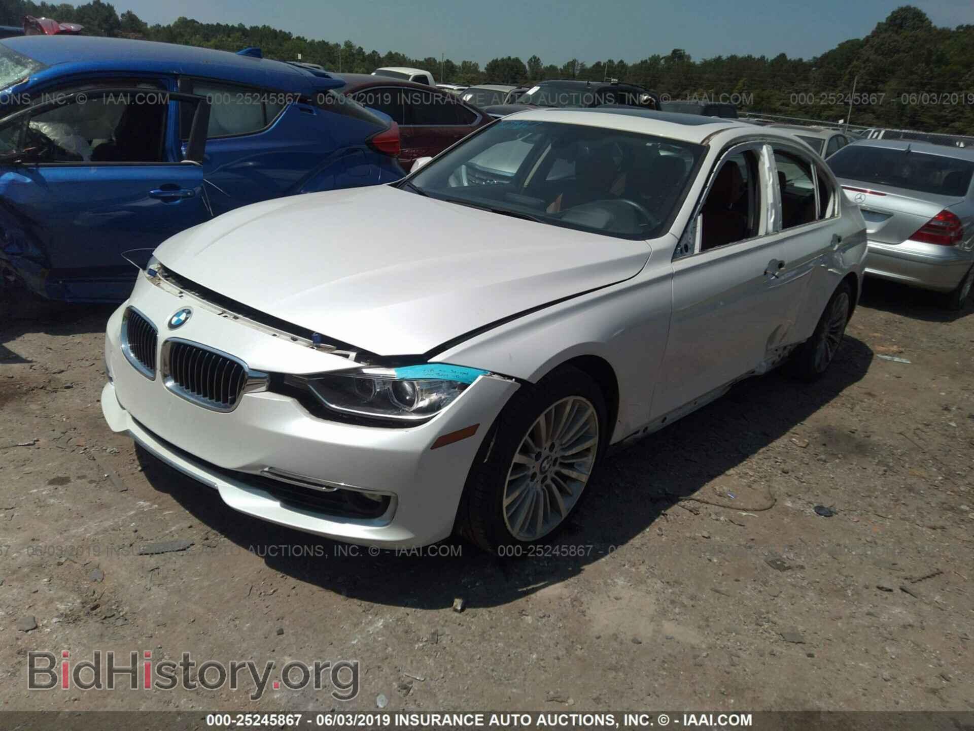 2013 BMW 328 - VIN: WBA3A5C58DF351043 - Photo 2