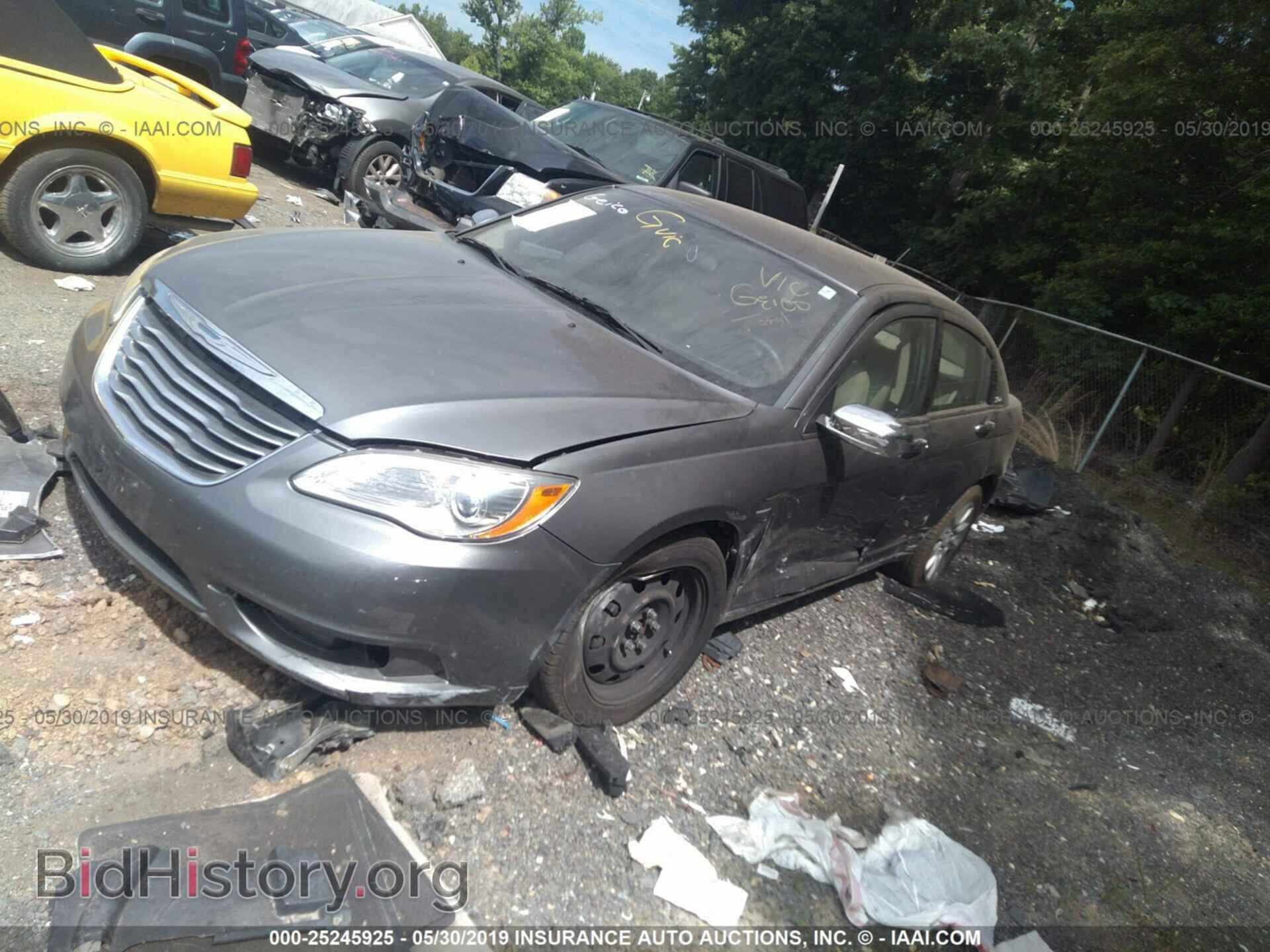 2012 CHRYSLER 200 - VIN: 1C3CCBAB1CN114195 - Фото 2