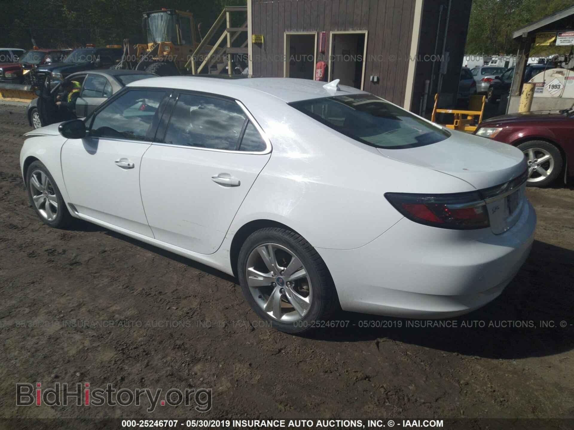 2011 SAAB 9-5 - VIN: YS3GN4AR2B4002129 - Photo 3