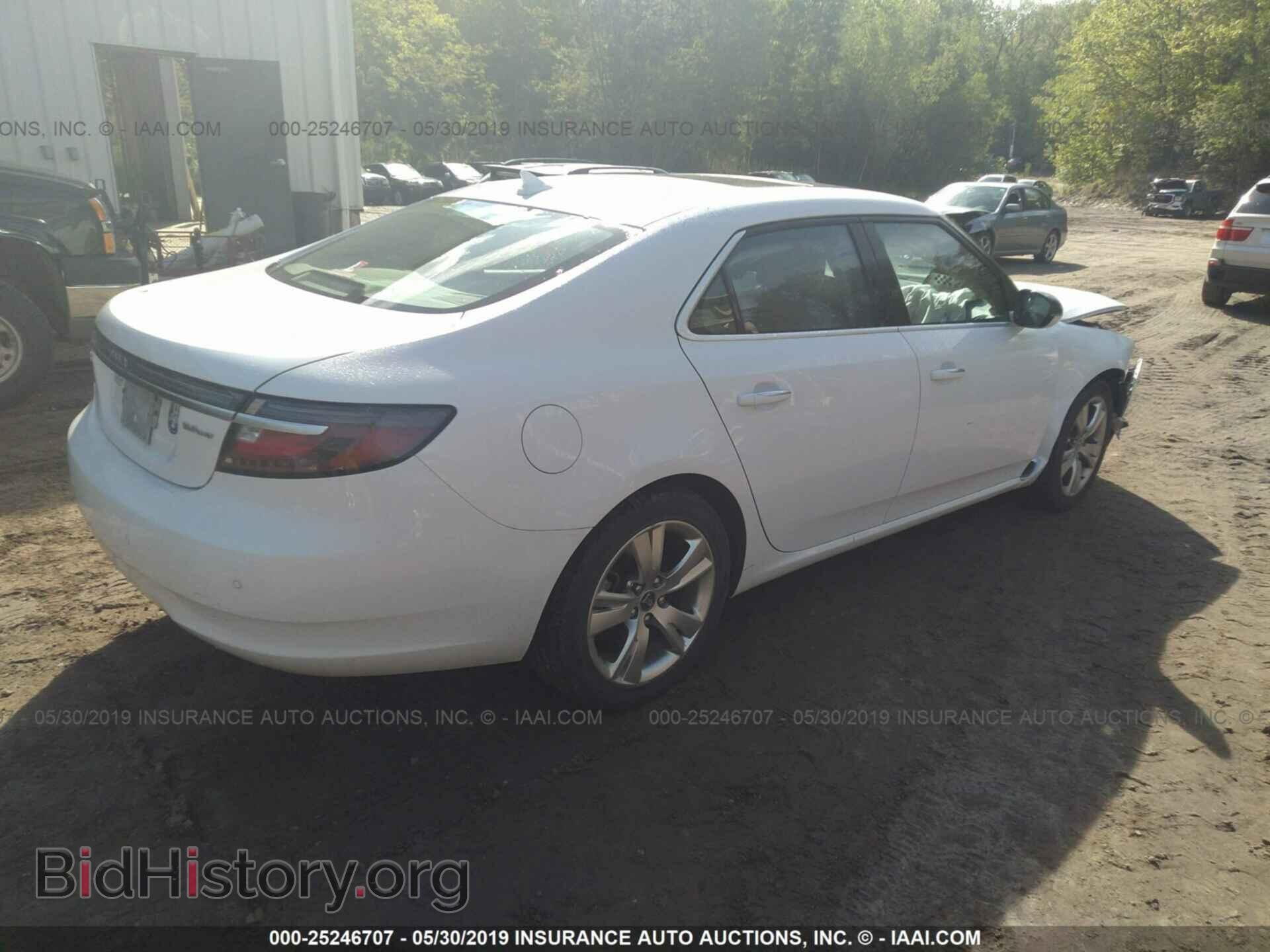 2011 SAAB 9-5 - VIN: YS3GN4AR2B4002129 - Photo 4