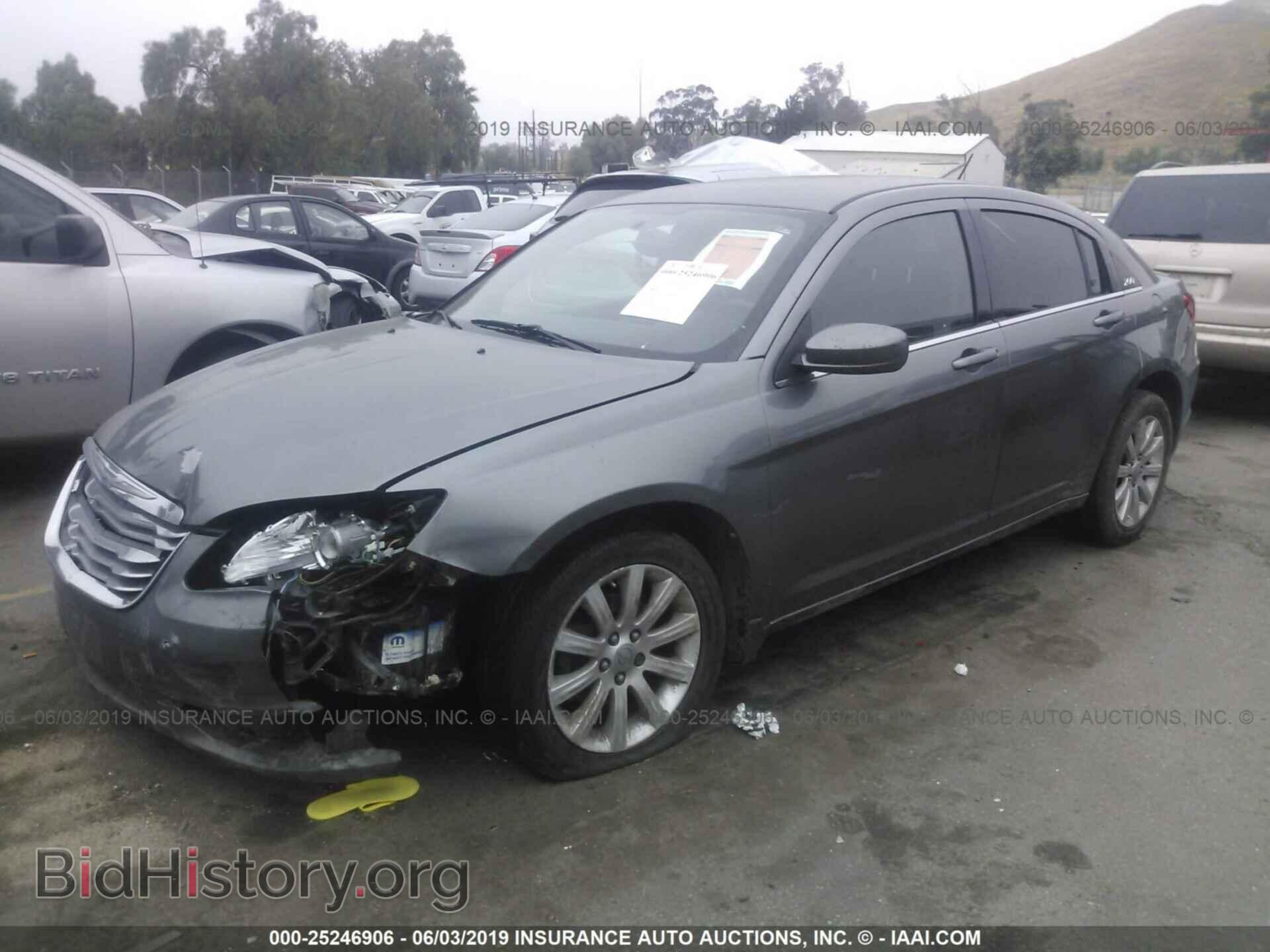 2012 Chrysler 200 - VIN: 1C3CCBBG2CN187800 - Фото 2