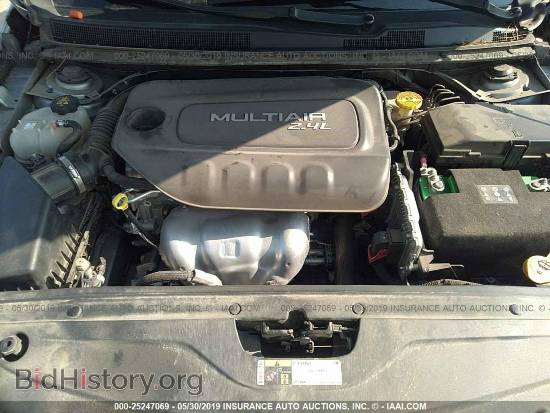 2015 CHRYSLER 200 - VIN: 1C3CCCAB8FN602277 - Фото 10
