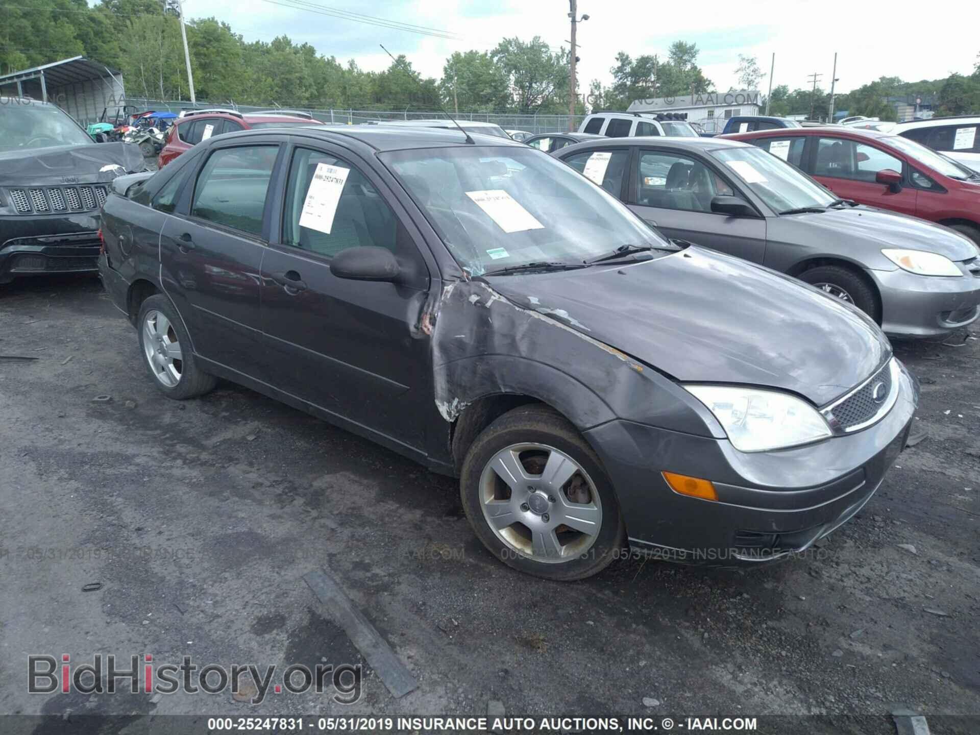 Photo 1FAFP34N95W106146 - FORD FOCUS 2005