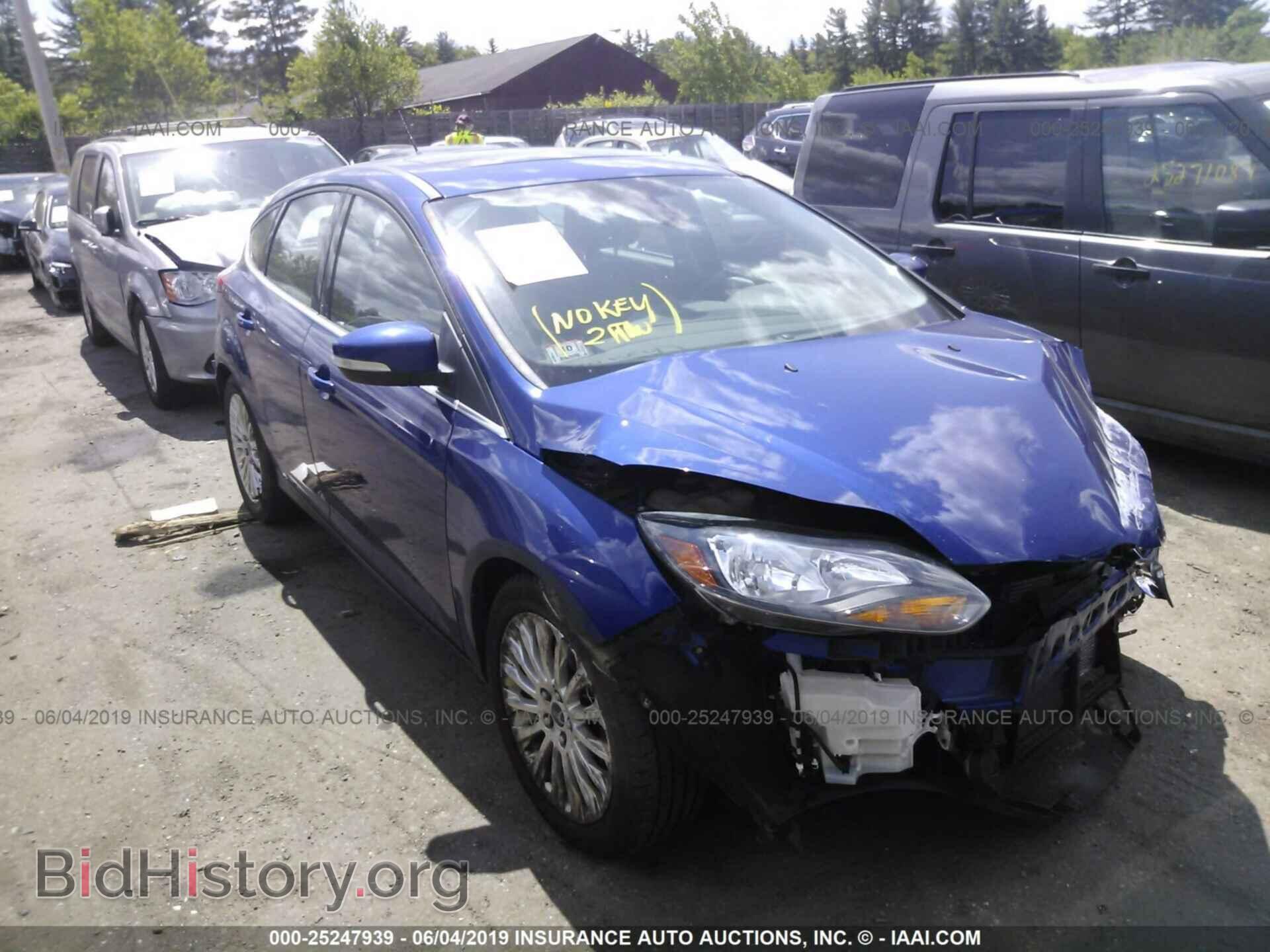 Photo 1FAHP3N22CL432365 - FORD FOCUS 2012