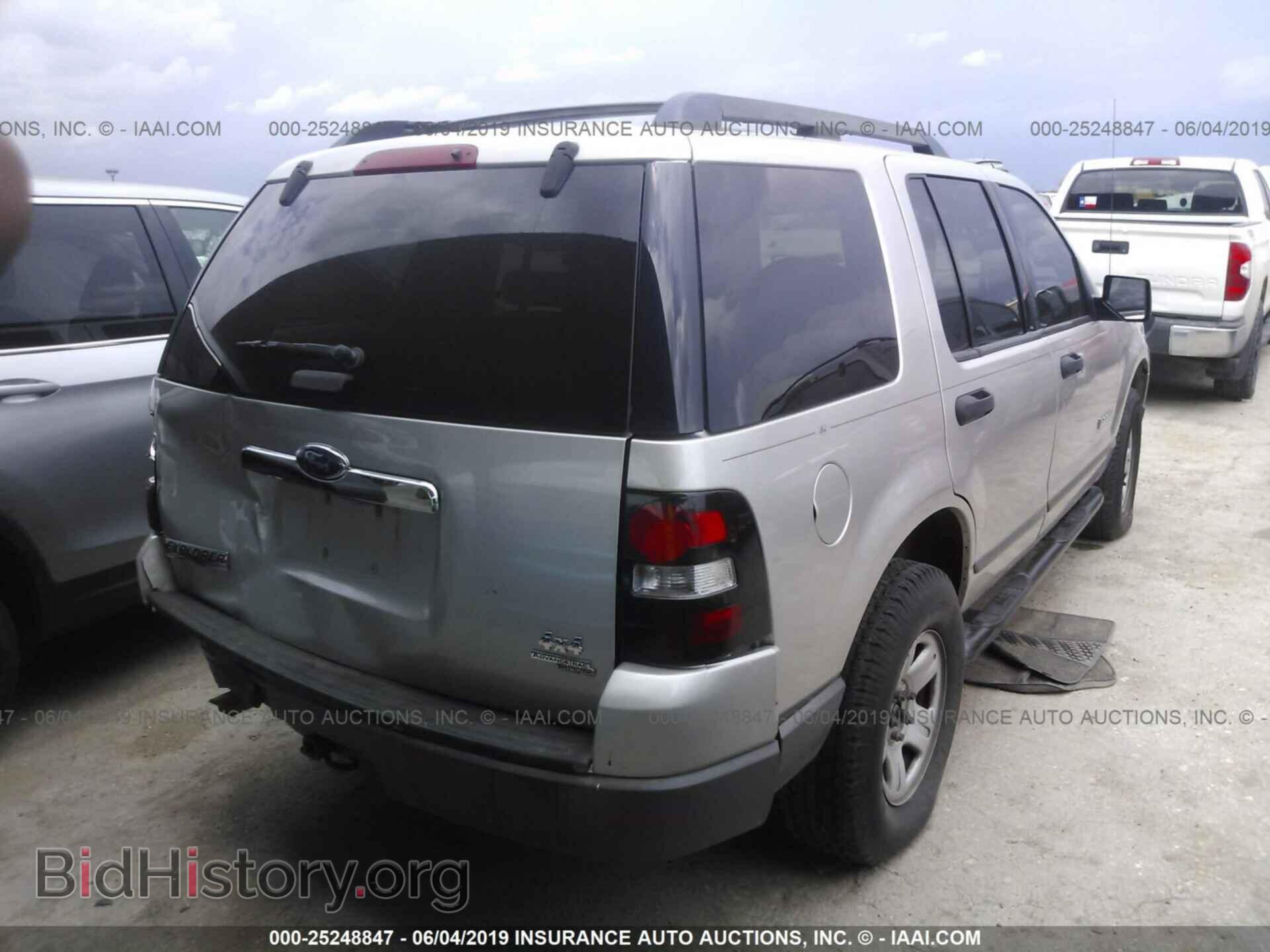 2006 FORD EXPLORER - VIN: 1FMEU72E76UB63379 - Photo 4