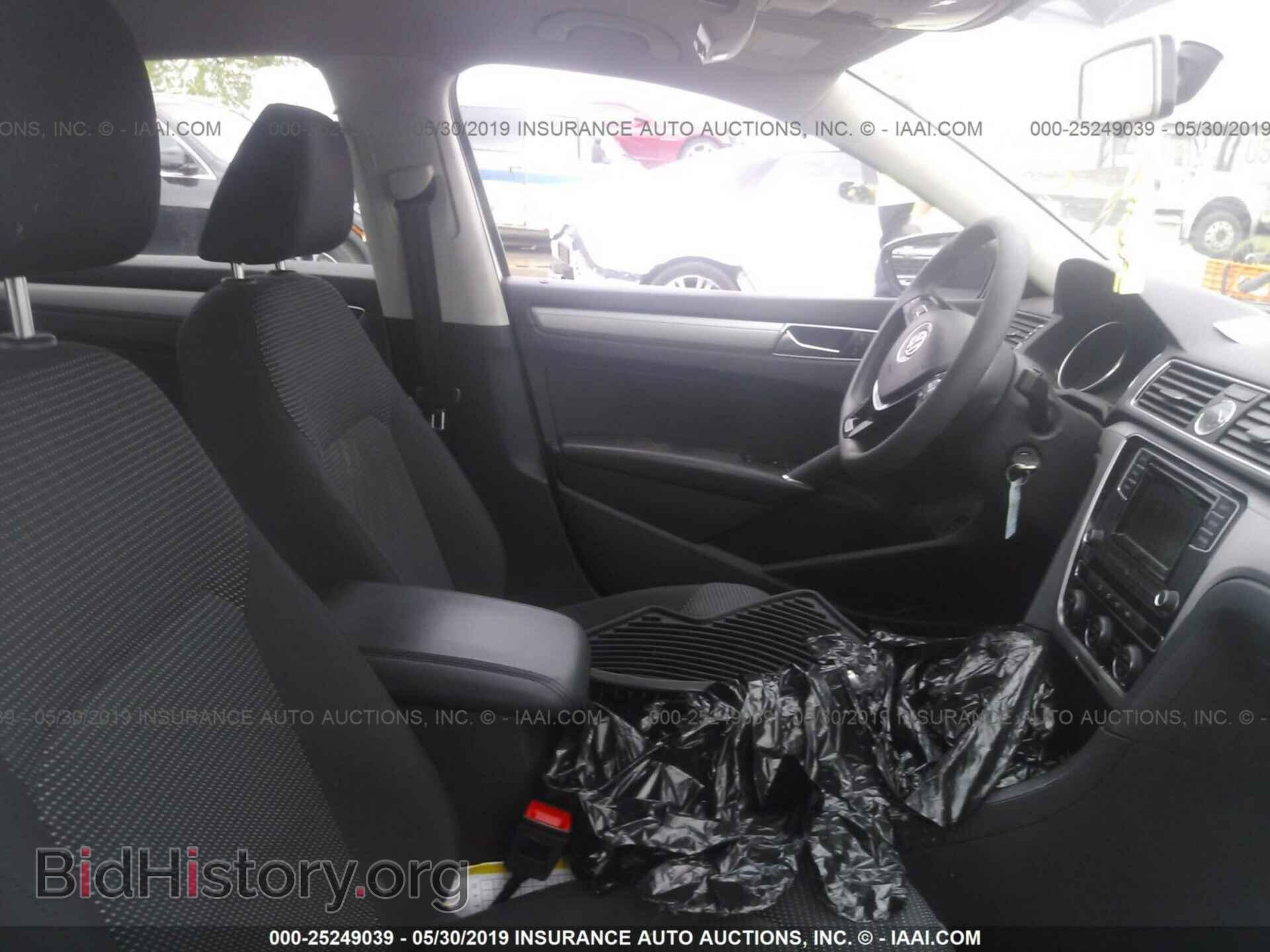 2017 VOLKSWAGEN PASSAT - VIN: 1VWAT7A30HC036727 - Фото 5