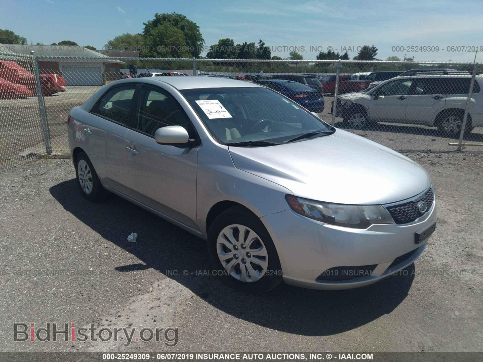 Photo KNAFT4A24B5888988 - KIA FORTE 2011