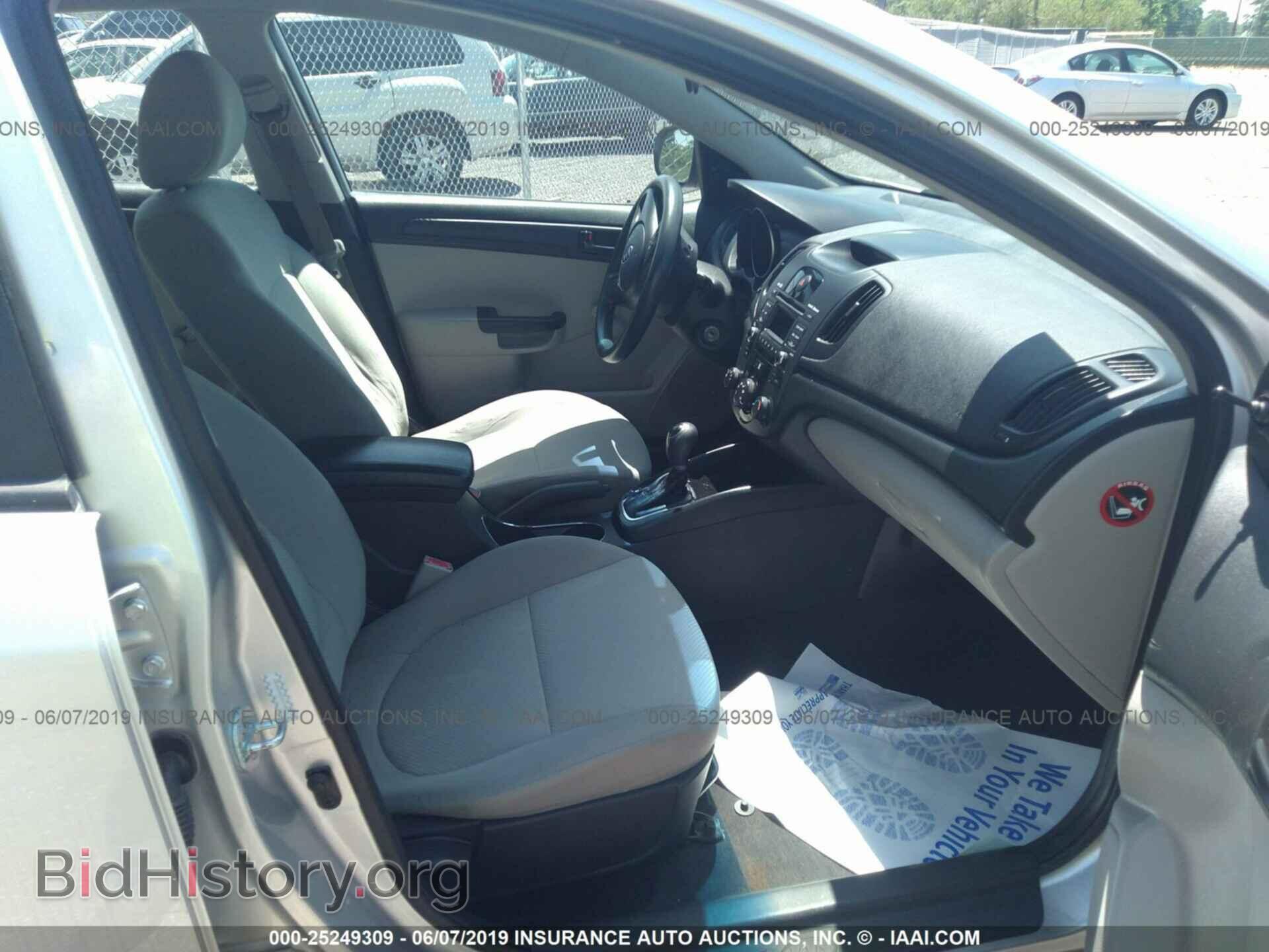 2011 KIA FORTE - VIN: KNAFT4A24B5888988 - Фото 5