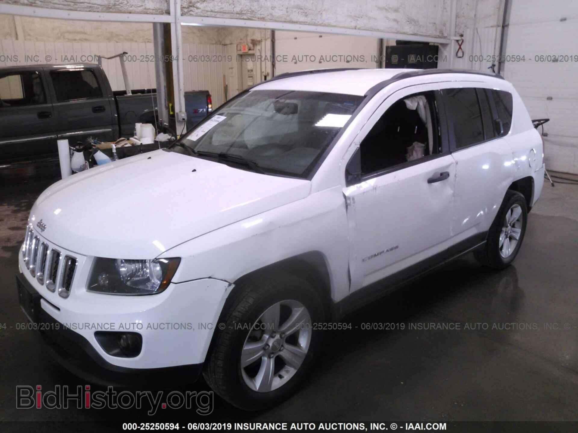 2014 JEEP COMPASS - VIN: 1C4NJDBBXED574677 - Photo 2