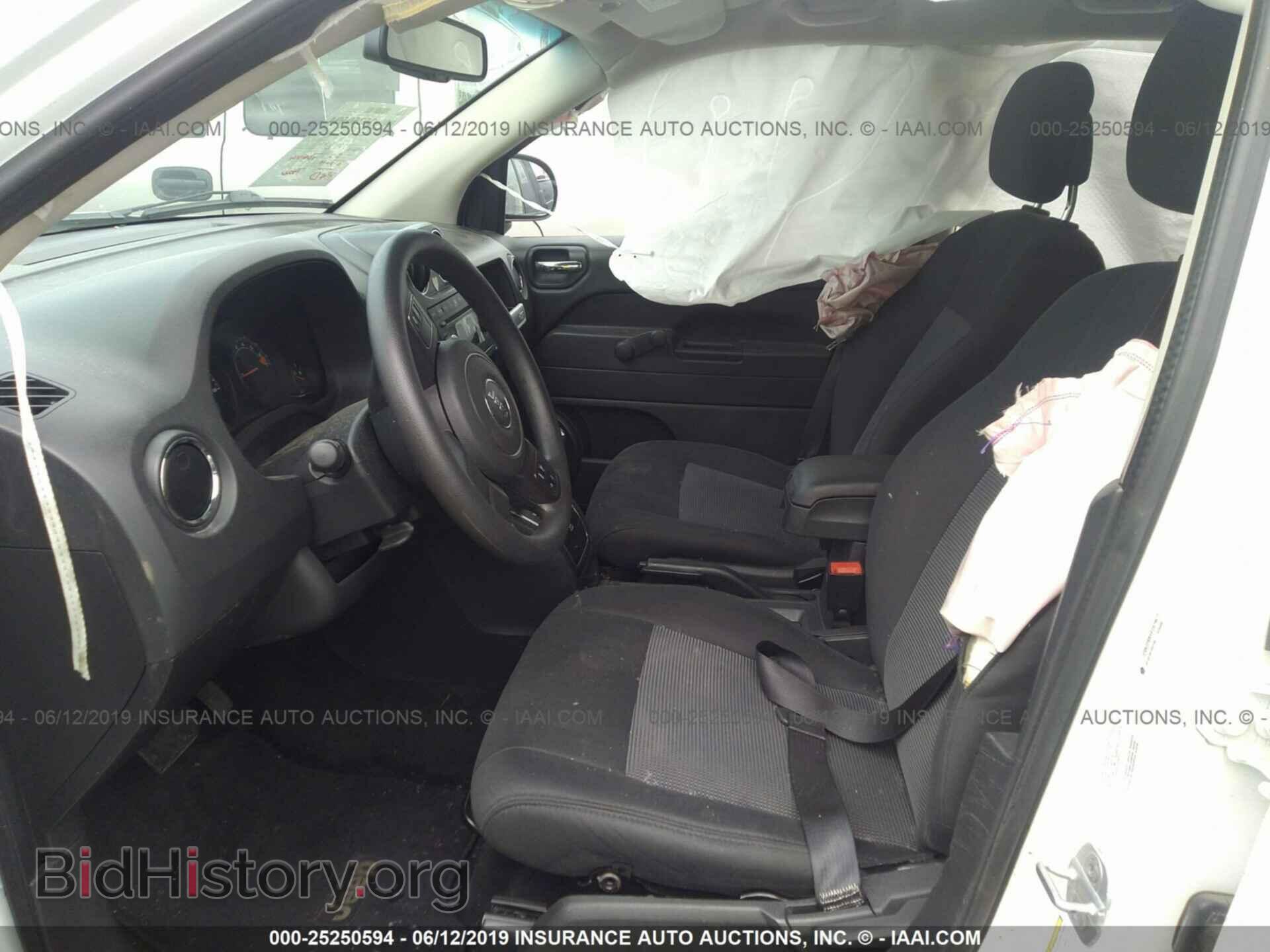 2014 JEEP COMPASS - VIN: 1C4NJDBBXED574677 - Photo 5