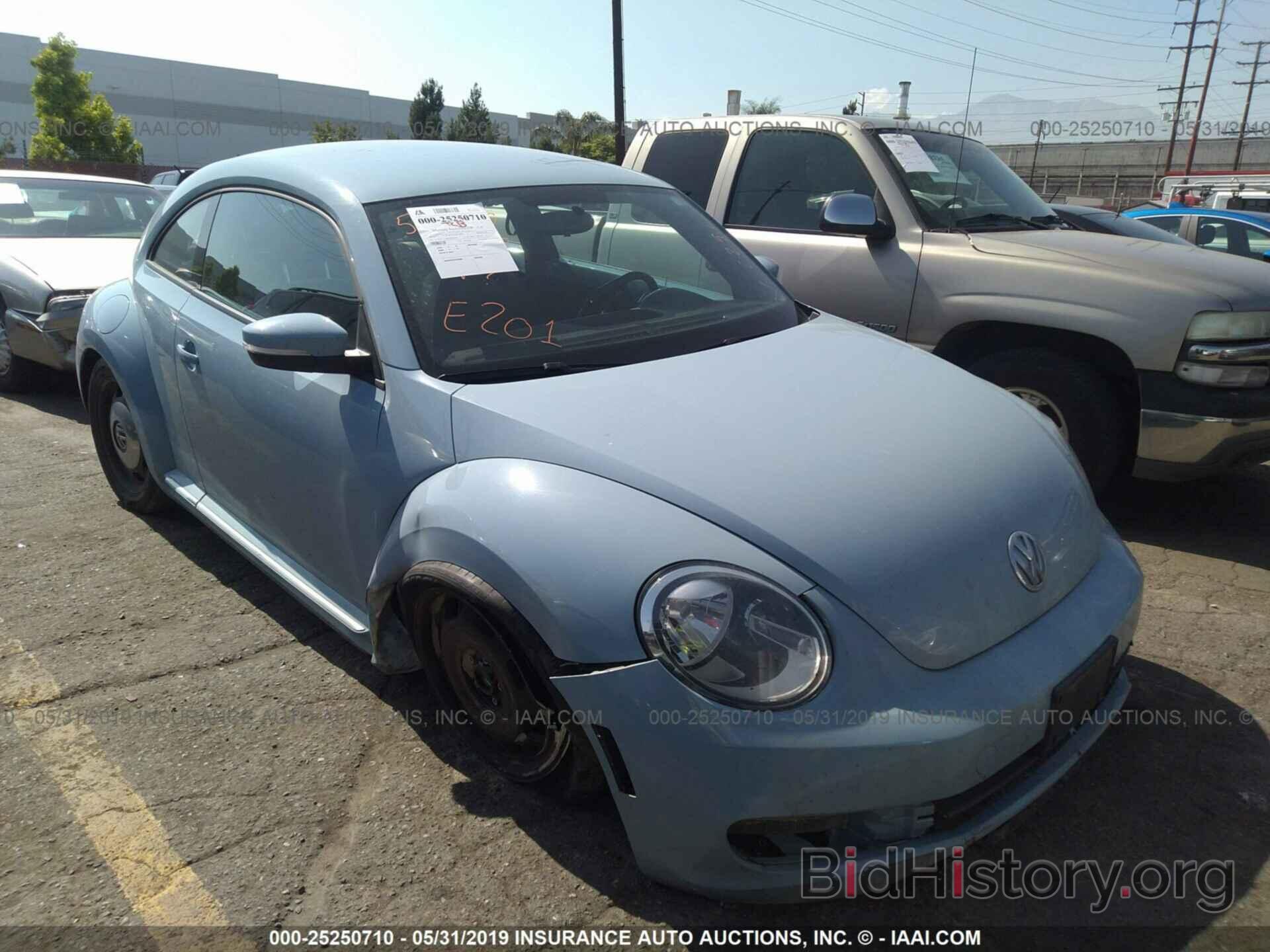 Photo 3VWJP7AT6DM662294 - VOLKSWAGEN BEETLE 2013