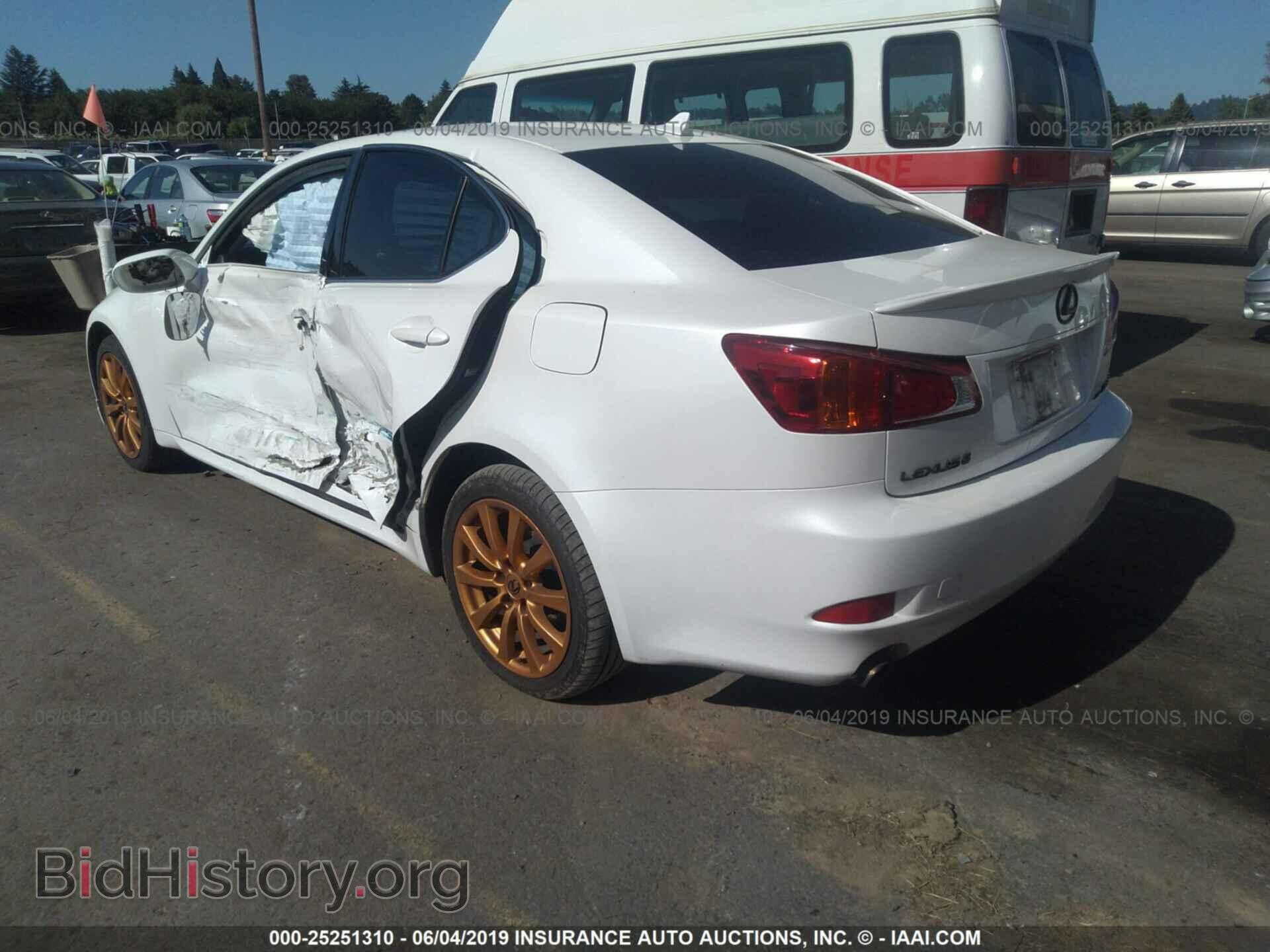 2010 LEXUS IS - VIN: JTHCF5C25A2033389 - Photo 3