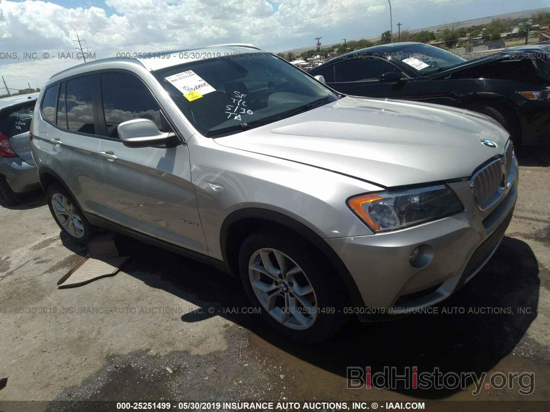 Photo 5UXWX7C5XBL734912 - BMW X3 2011