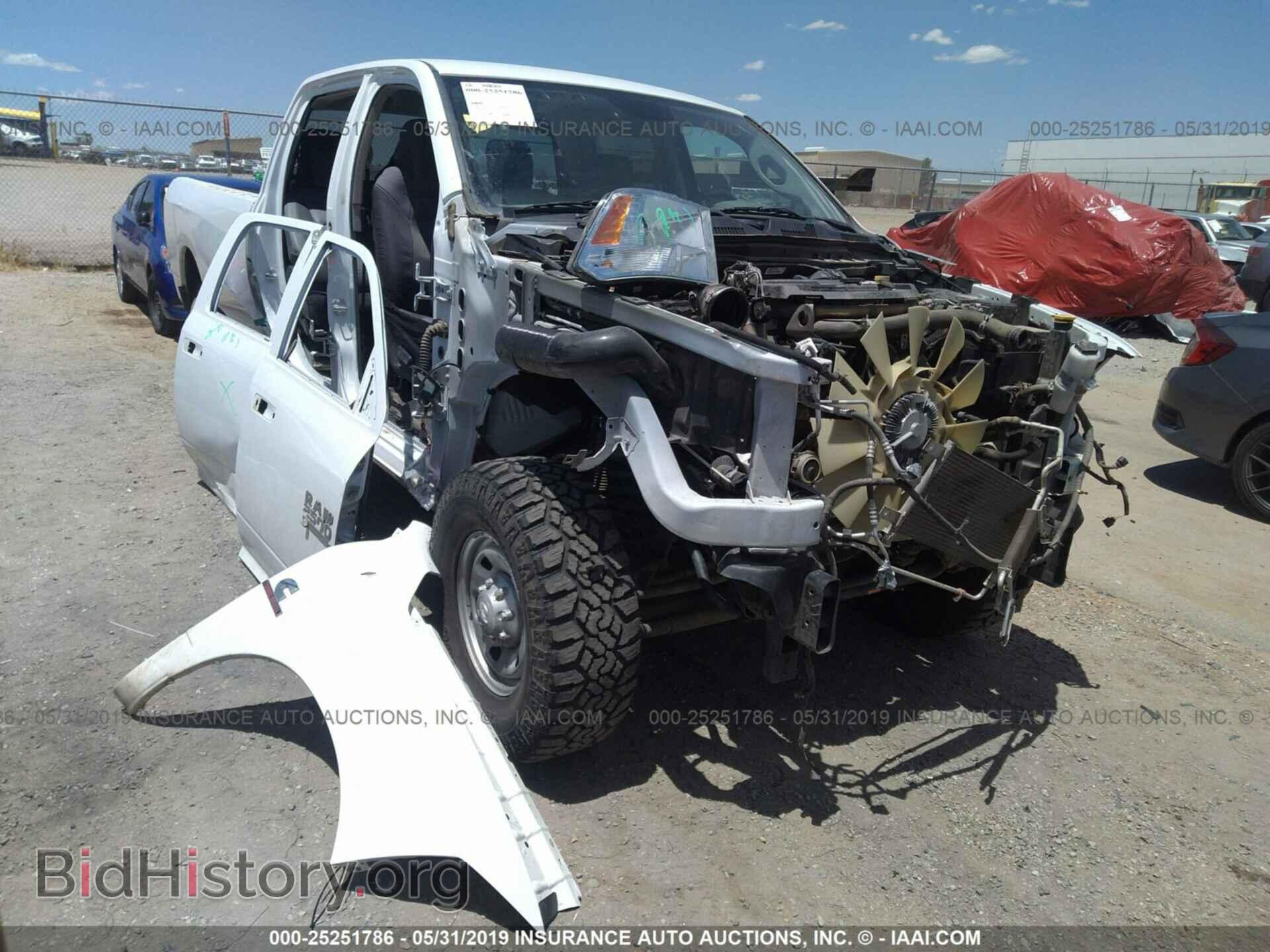 Photo 3C6UR5HLXHG517100 - RAM 2500 2017