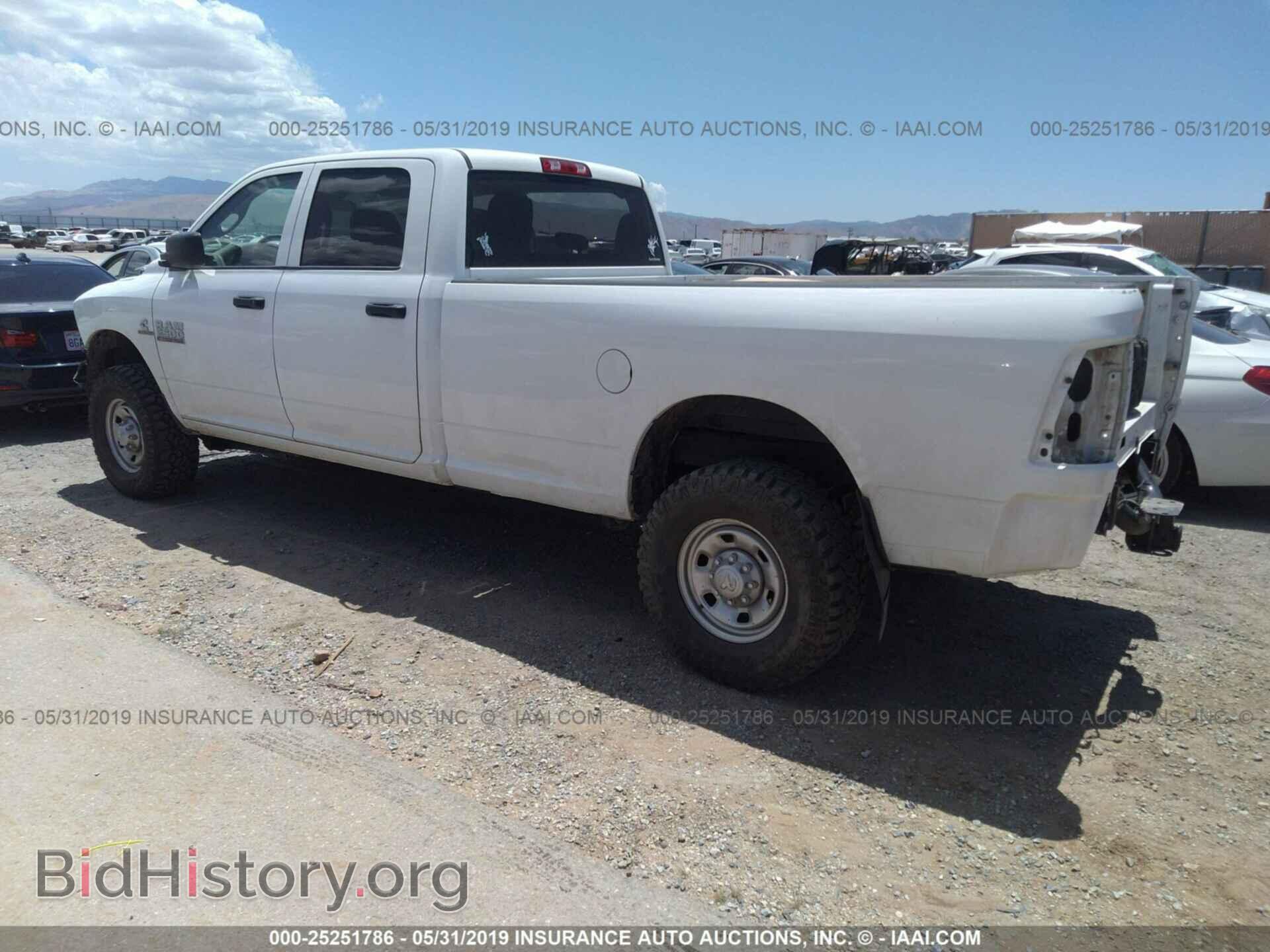 2017 RAM 2500 - VIN: 3C6UR5HLXHG517100 - Фото 3