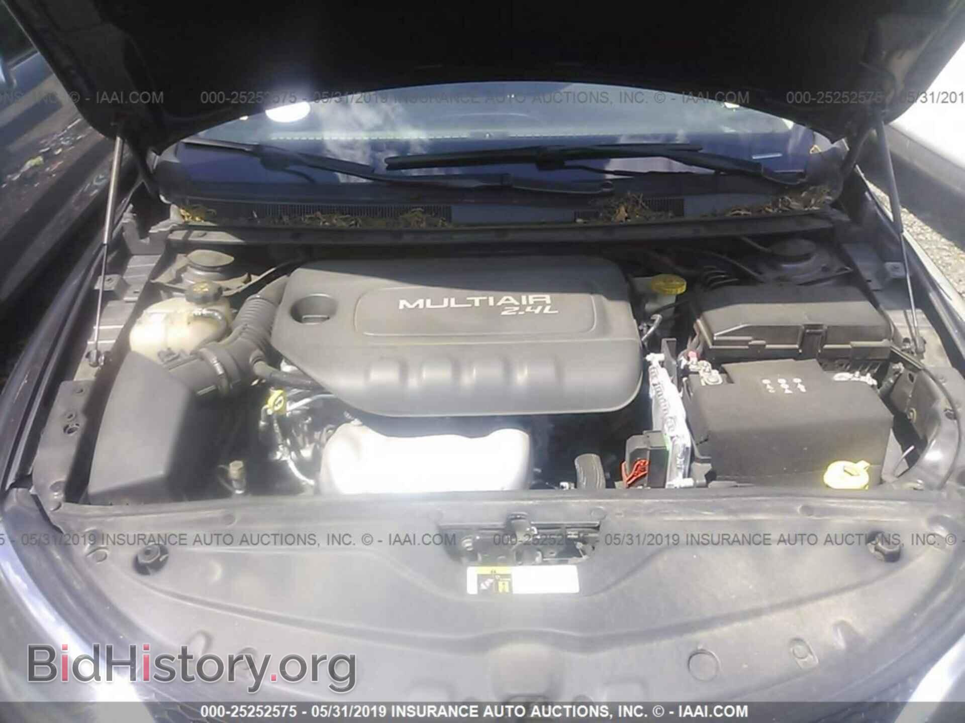 2016 CHRYSLER 200 - VIN: 1C3CCCAB7GN110664 - Photo 10