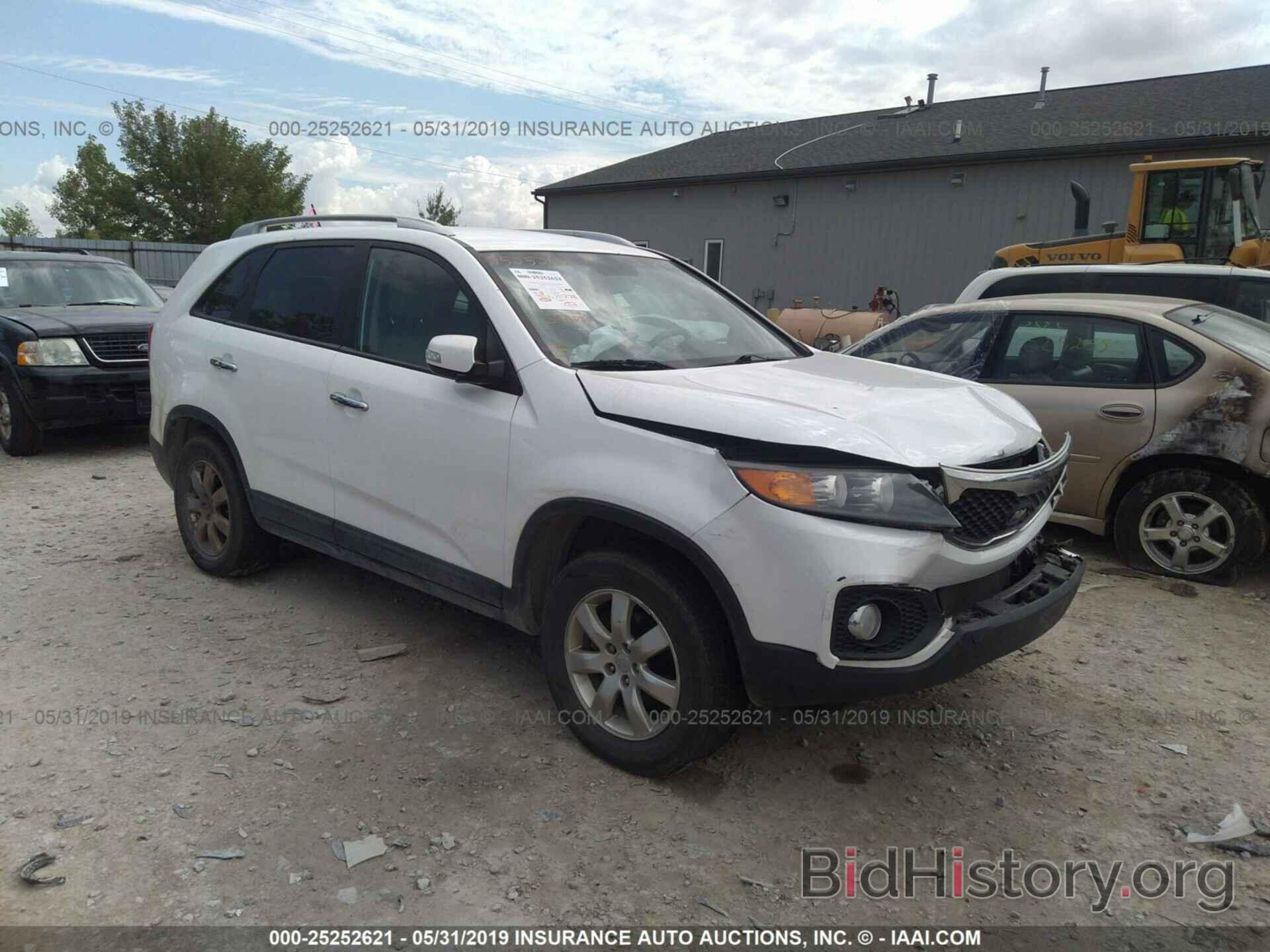 Photo 5XYKT3A17BG052456 - KIA SORENTO 2011