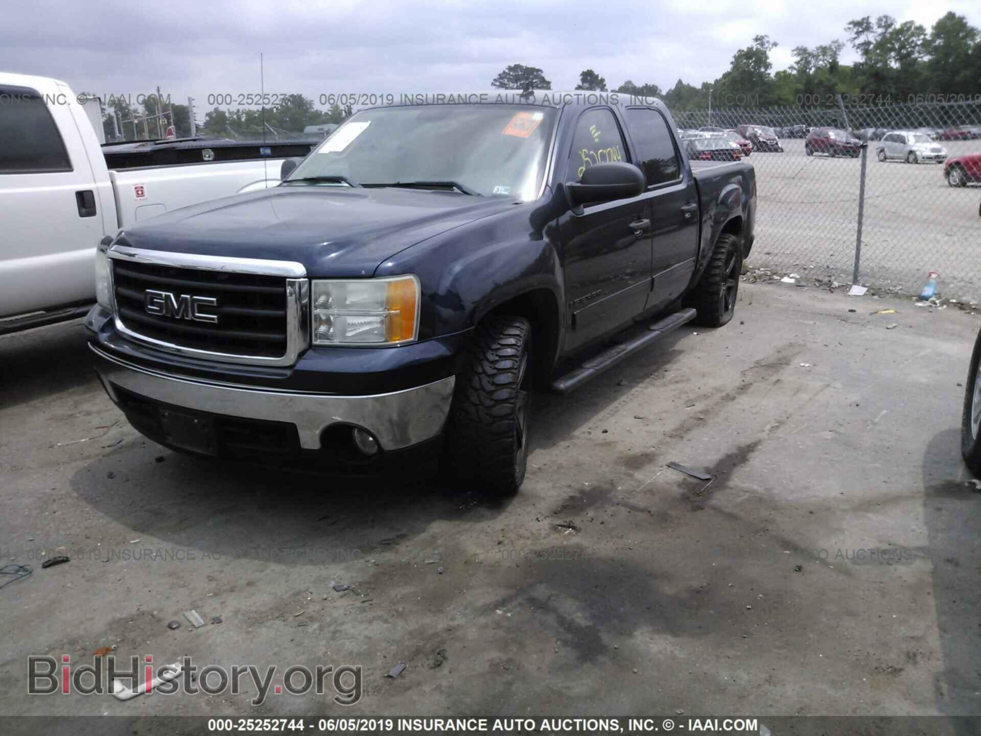 2007 GMC NEW SIERRA - VIN: 2GTEC13J671622088 - Фото 2
