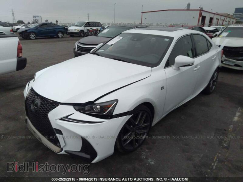 2018 Lexus IS (VIN JTHBA1D25J5081829) — фото 2 из 10