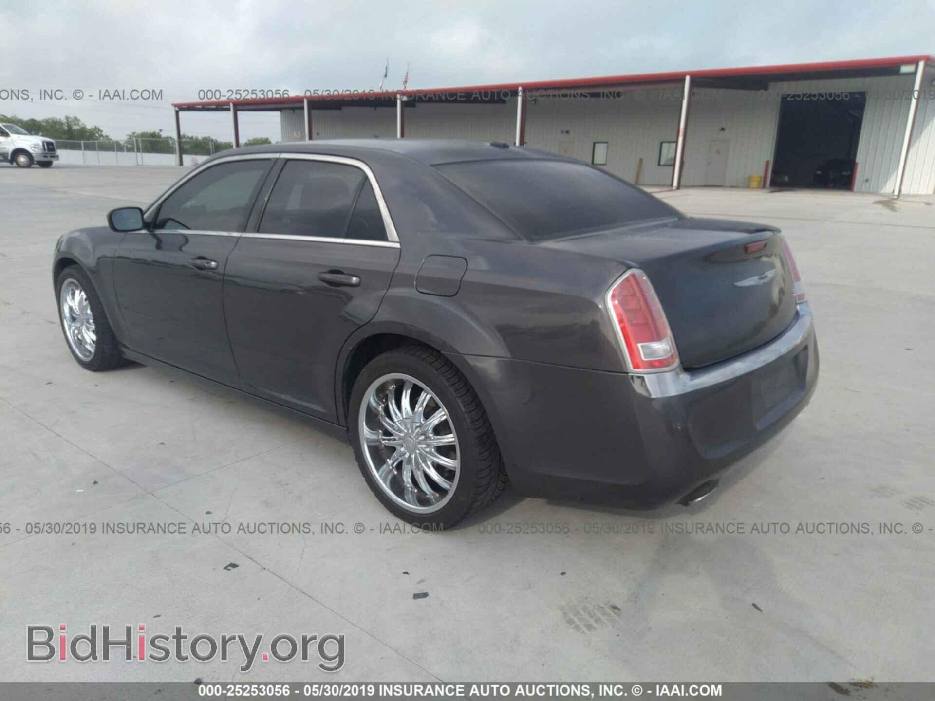 2013 CHRYSLER 300 - VIN: 2C3CCAAG0DH544557 - Фото 3