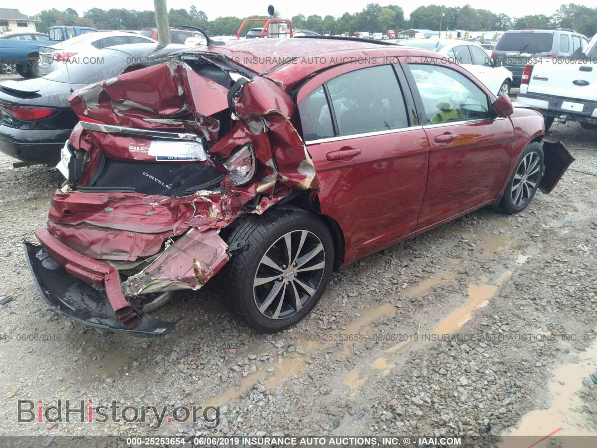 2013 CHRYSLER 200 - VIN: 1C3CCBBG9DN720064 - Photo 4