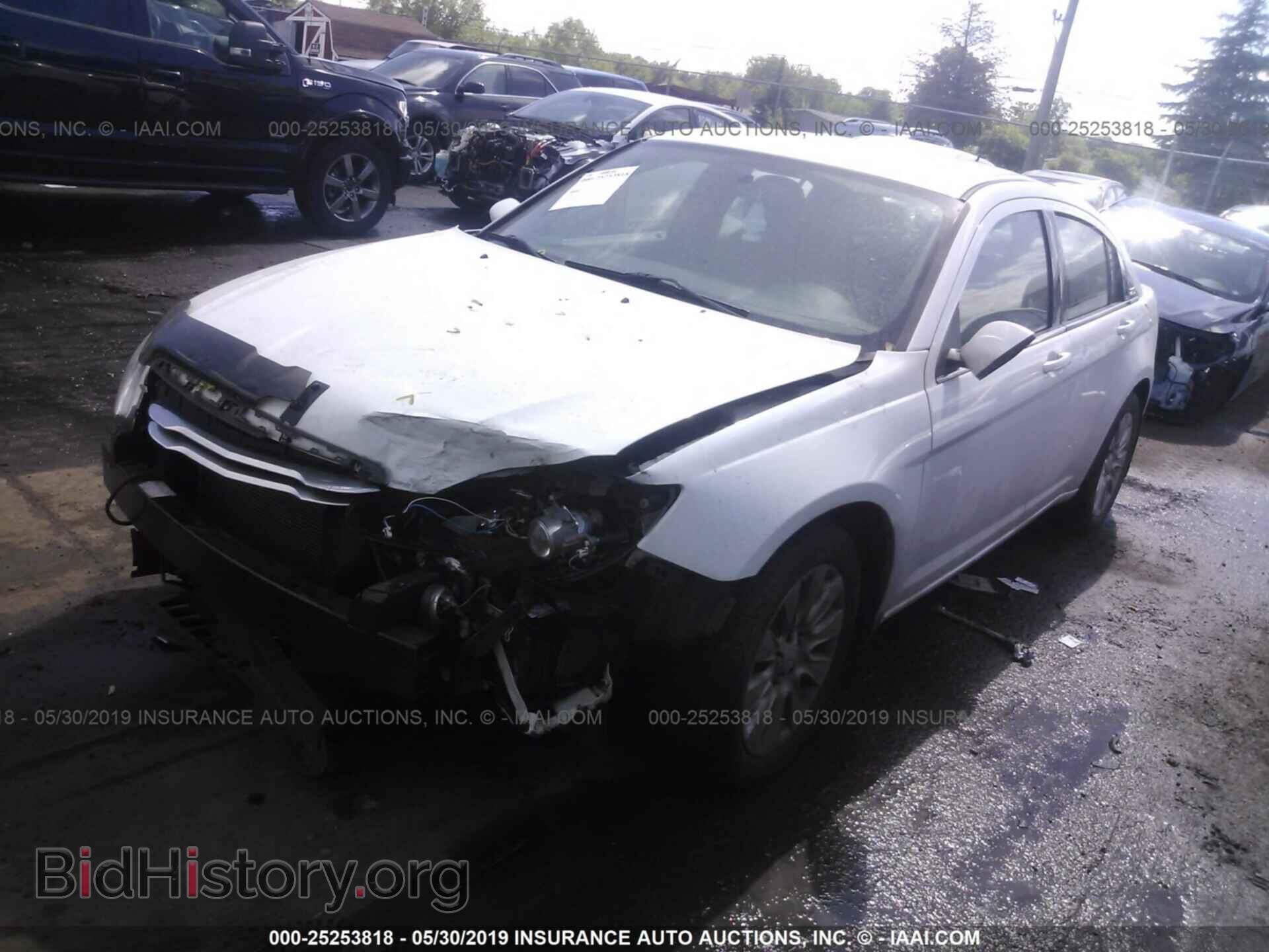 2013 CHRYSLER 200 - VIN: 1C3CCBAB1DN691178 - Photo 2