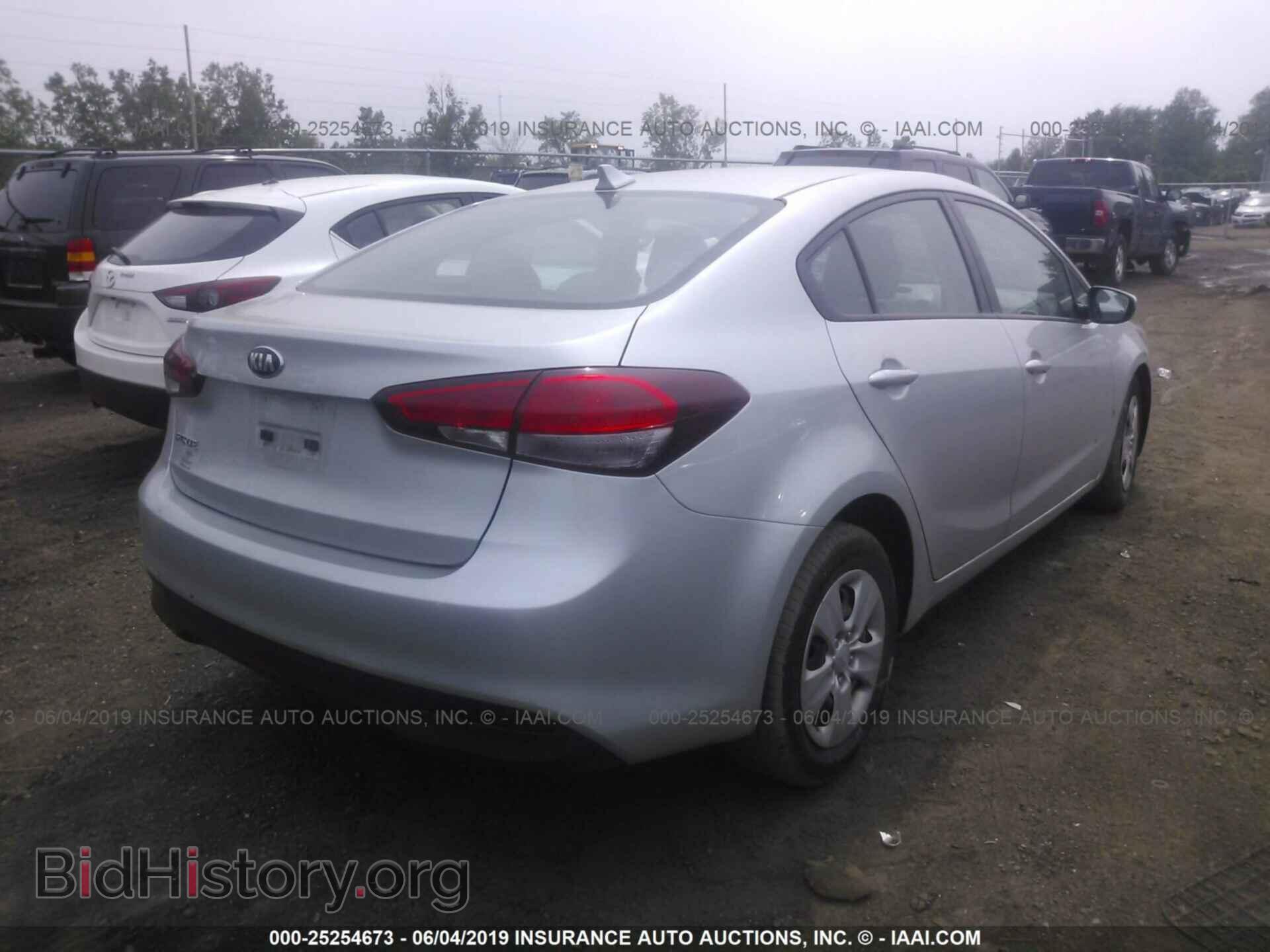2017 KIA FORTE - VIN: 3KPFK4A79HE123693 - Photo 4